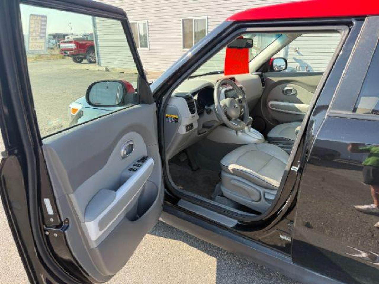 2016 BLACK /Gray Two-Tone, cloth KIA Soul EV (KNDJX3AE5G7) with an ELECTRIC engine, Automatic transmission, located at 1175 N Woodruff Ave, Idaho Falls, ID, 83401, 43.506901, -111.999657 - At Timberline Auto, finding a great deal on your next vehicle is always easy! Our experienced sales staff's goal is to help find you the right vehicle at the right price! Our knowledgeable finance department has options for almost any credit score. We offer extended service contract options to prote - Photo#33