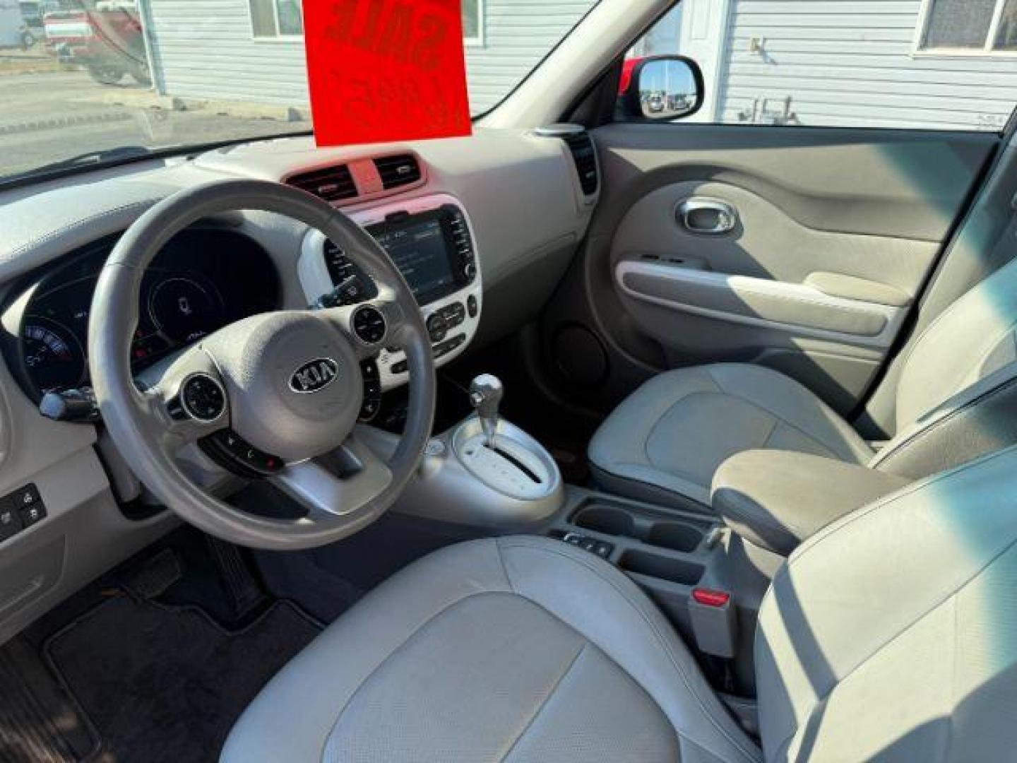 2016 BLACK /Gray Two-Tone, cloth KIA Soul EV (KNDJX3AE5G7) with an ELECTRIC engine, Automatic transmission, located at 1175 N Woodruff Ave, Idaho Falls, ID, 83401, 43.506901, -111.999657 - At Timberline Auto, finding a great deal on your next vehicle is always easy! Our experienced sales staff's goal is to help find you the right vehicle at the right price! Our knowledgeable finance department has options for almost any credit score. We offer extended service contract options to prote - Photo#35