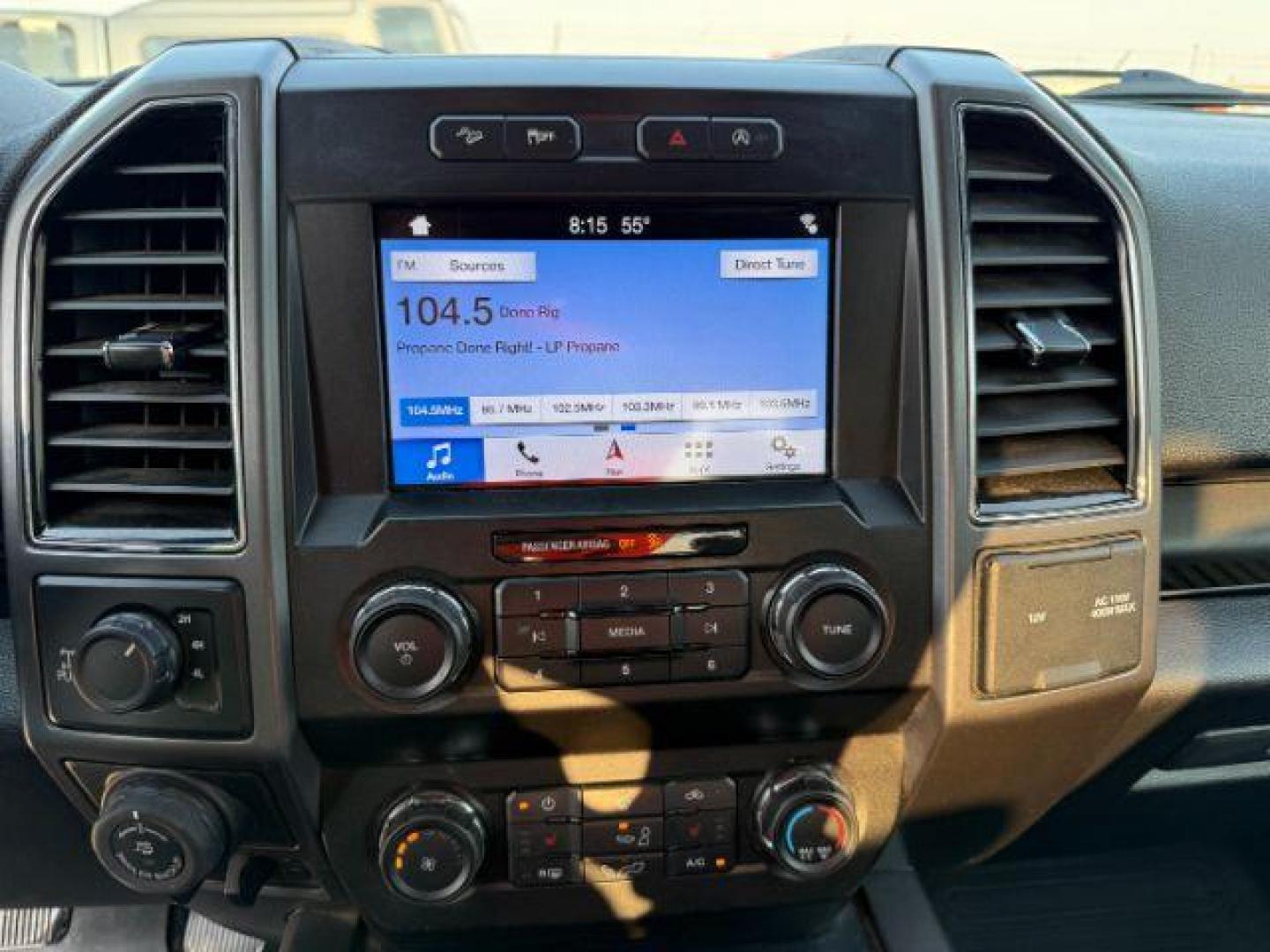 2019 Oxford White /Black Ford F-150 (1FTEW1EP7KF) with an EcoBoost 27L V-6 portdirect injection engine, Automatic transmission, located at 1175 N Woodruff Ave, Idaho Falls, ID, 83401, 43.506901, -111.999657 - At Timberline Auto, finding a great deal on your next vehicle is always easy! Our experienced sales staff's goal is to help find you the right vehicle at the right price! Our knowledgeable finance department has options for almost any credit score. We offer extended service contract options to prote - Photo#14