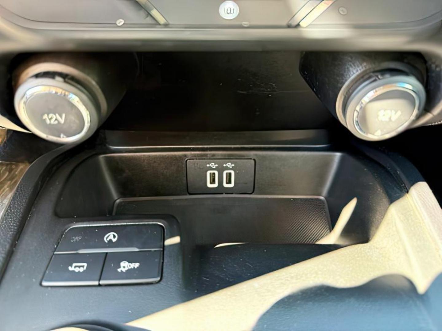 2020 Shadow Black /Ebony Ford Ranger (1FTER4FH3LL) with an EcoBoost 23L I-4 gasoline direct injection engine, Automatic transmission, located at 1175 N Woodruff Ave, Idaho Falls, ID, 83401, 43.506901, -111.999657 - At Timberline Auto, finding a great deal on your next vehicle is always easy! Our experienced sales staff's goal is to help find you the right vehicle at the right price! Our knowledgeable finance department has options for almost any credit score. We offer extended service contract options to prote - Photo#17