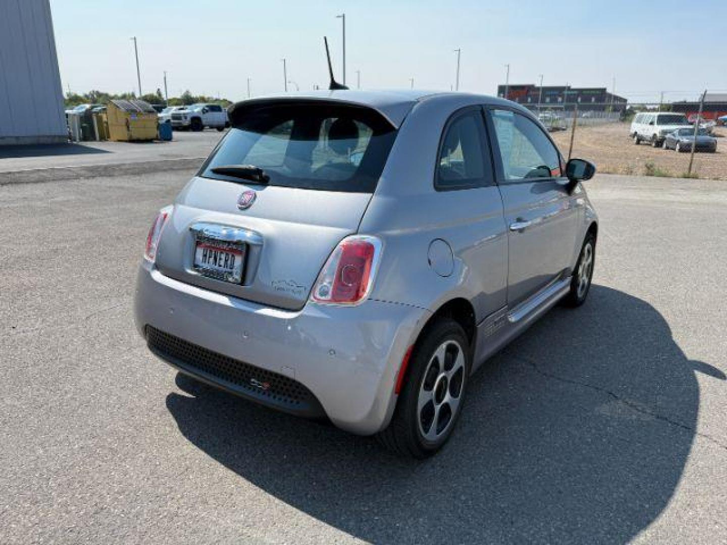 2017 SILVER /Black, leatherette Fiat 500e (3C3CFFGE7HT) with an ELECTRIC engine, located at 1175 N Woodruff Ave, Idaho Falls, ID, 83401, 43.506901, -111.999657 - At Timberline Auto, finding a great deal on your next vehicle is always easy! Our experienced sales staff's goal is to help find you the right vehicle at the right price! Our knowledgeable finance department has options for almost any credit score. We offer extended service contract options to prote - Photo#25