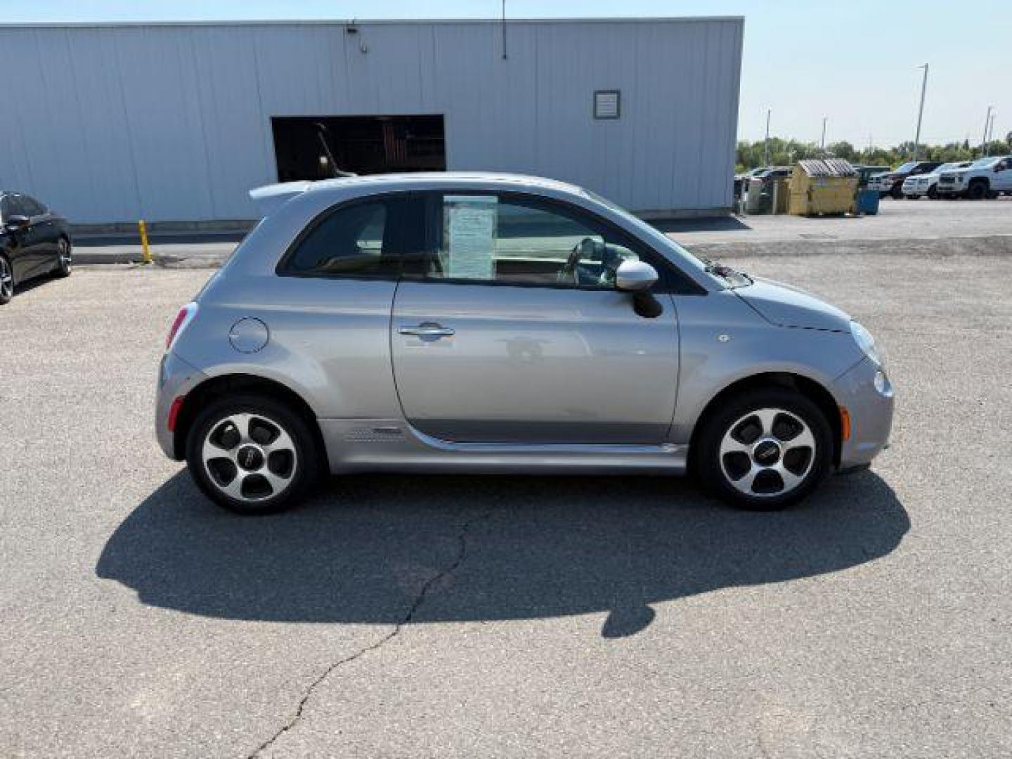 2017 SILVER /Black, leatherette Fiat 500e (3C3CFFGE7HT) with an ELECTRIC engine, located at 1175 N Woodruff Ave, Idaho Falls, ID, 83401, 43.506901, -111.999657 - At Timberline Auto, finding a great deal on your next vehicle is always easy! Our experienced sales staff's goal is to help find you the right vehicle at the right price! Our knowledgeable finance department has options for almost any credit score. We offer extended service contract options to prote - Photo#26