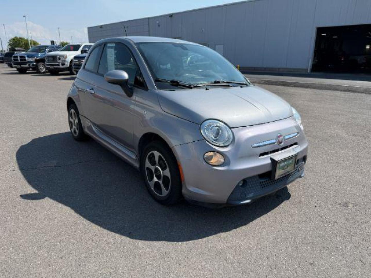 2017 SILVER /Black, leatherette Fiat 500e (3C3CFFGE7HT) with an ELECTRIC engine, located at 1175 N Woodruff Ave, Idaho Falls, ID, 83401, 43.506901, -111.999657 - At Timberline Auto, finding a great deal on your next vehicle is always easy! Our experienced sales staff's goal is to help find you the right vehicle at the right price! Our knowledgeable finance department has options for almost any credit score. We offer extended service contract options to prote - Photo#27