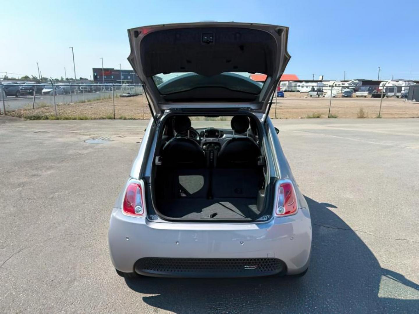 2017 SILVER /Black, leatherette Fiat 500e (3C3CFFGE7HT) with an ELECTRIC engine, located at 1175 N Woodruff Ave, Idaho Falls, ID, 83401, 43.506901, -111.999657 - At Timberline Auto, finding a great deal on your next vehicle is always easy! Our experienced sales staff's goal is to help find you the right vehicle at the right price! Our knowledgeable finance department has options for almost any credit score. We offer extended service contract options to prote - Photo#4