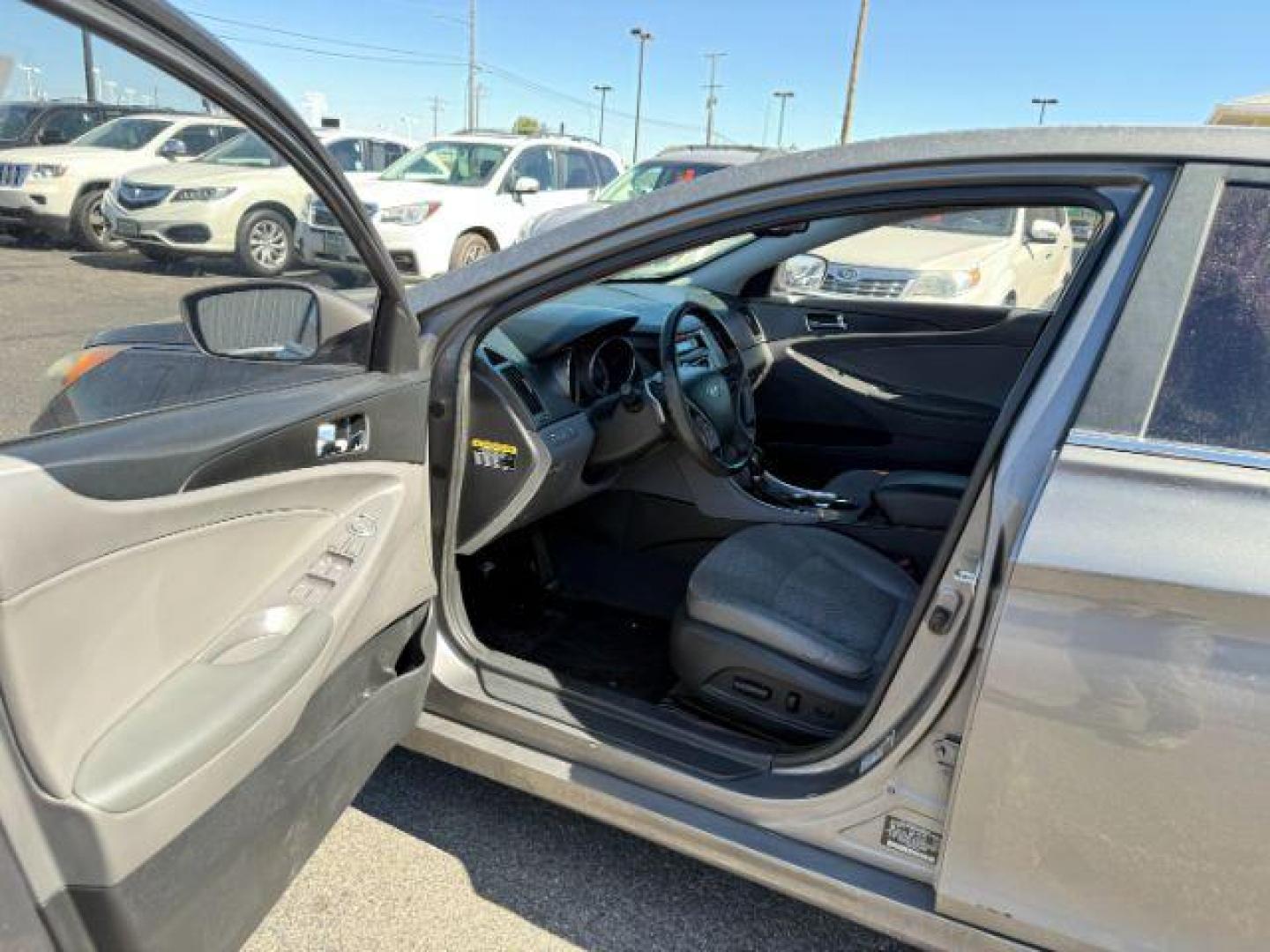 2012 SILVER /Black Hyundai Sonata (5NPEC4AC2CH) with an 24L I-4 gasoline direct injection engine, Automatic transmission, located at 1175 N Woodruff Ave, Idaho Falls, ID, 83401, 43.506901, -111.999657 - At Timberline Auto, finding a great deal on your next vehicle is always easy! Our experienced sales staff's goal is to help find you the right vehicle at the right price! Our knowledgeable finance department has options for almost any credit score. We offer extended service contract options to prote - Photo#5