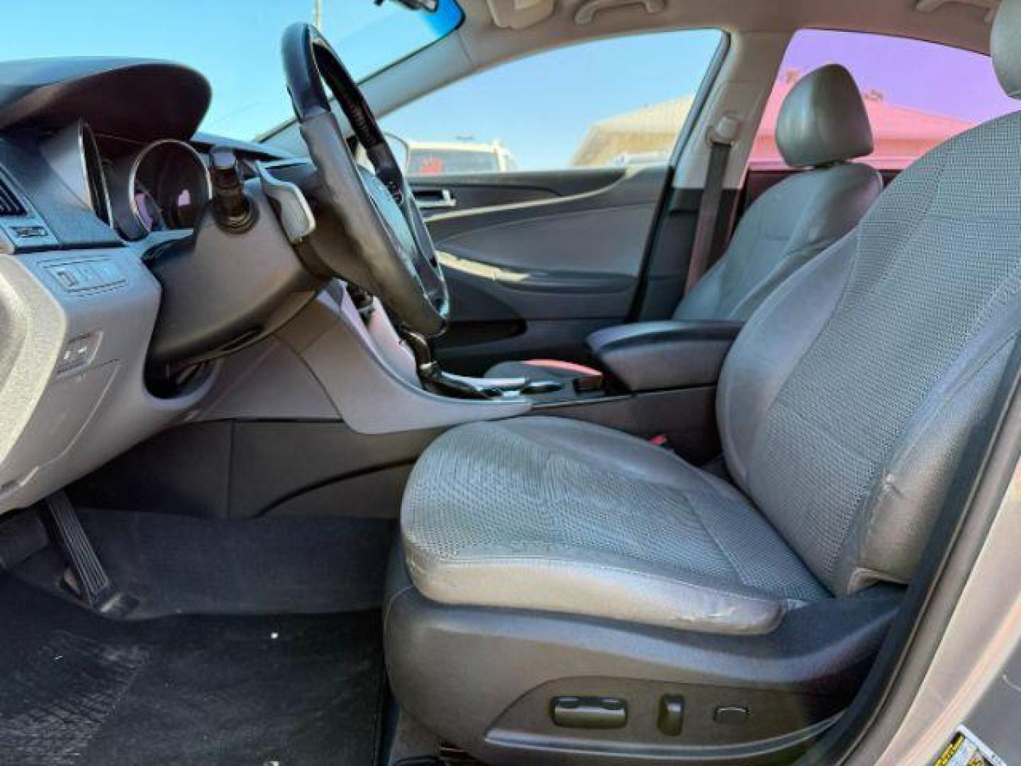 2012 SILVER /Black Hyundai Sonata (5NPEC4AC2CH) with an 24L I-4 gasoline direct injection engine, Automatic transmission, located at 1175 N Woodruff Ave, Idaho Falls, ID, 83401, 43.506901, -111.999657 - At Timberline Auto, finding a great deal on your next vehicle is always easy! Our experienced sales staff's goal is to help find you the right vehicle at the right price! Our knowledgeable finance department has options for almost any credit score. We offer extended service contract options to prote - Photo#6