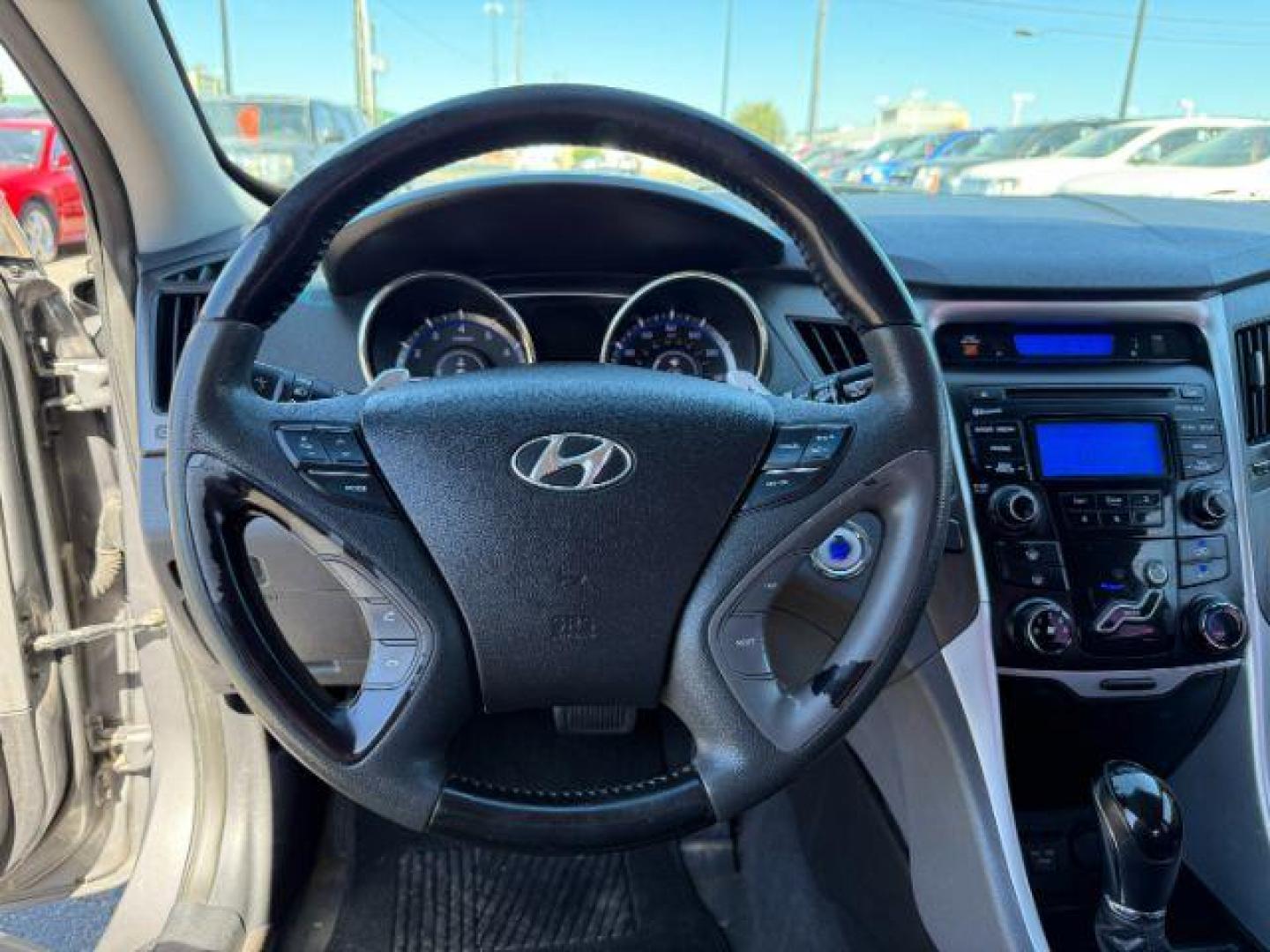 2012 SILVER /Black Hyundai Sonata (5NPEC4AC2CH) with an 24L I-4 gasoline direct injection engine, Automatic transmission, located at 1175 N Woodruff Ave, Idaho Falls, ID, 83401, 43.506901, -111.999657 - At Timberline Auto, finding a great deal on your next vehicle is always easy! Our experienced sales staff's goal is to help find you the right vehicle at the right price! Our knowledgeable finance department has options for almost any credit score. We offer extended service contract options to prote - Photo#8