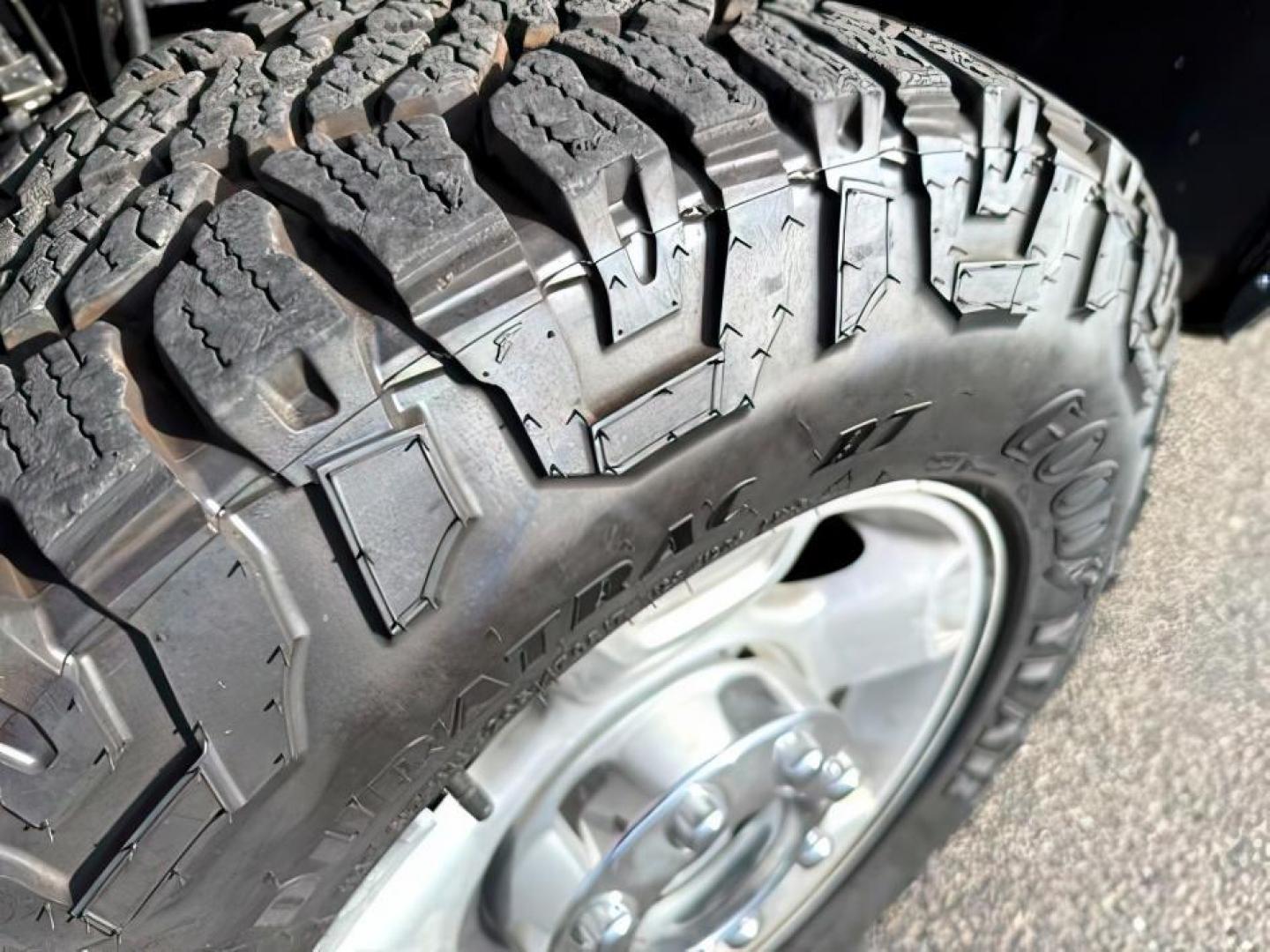 2011 BLUE /GRAY Ford F-250 (1FT7W2B65BE) with an Triton 62L V-8 variable valve control engine, Automatic transmission, located at 1175 N Woodruff Ave, Idaho Falls, ID, 83401, 43.506901, -111.999657 - At Timberline Auto, finding a great deal on your next vehicle is always easy! Our experienced sales staff's goal is to help find you the right vehicle at the right price! Our knowledgeable finance department has options for almost any credit score. We offer extended service contract options to prote - Photo#9