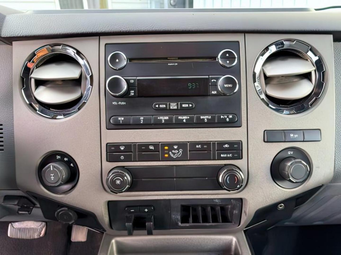 2011 BLUE /GRAY Ford F-250 (1FT7W2B65BE) with an Triton 62L V-8 variable valve control engine, Automatic transmission, located at 1175 N Woodruff Ave, Idaho Falls, ID, 83401, 43.506901, -111.999657 - At Timberline Auto, finding a great deal on your next vehicle is always easy! Our experienced sales staff's goal is to help find you the right vehicle at the right price! Our knowledgeable finance department has options for almost any credit score. We offer extended service contract options to prote - Photo#14