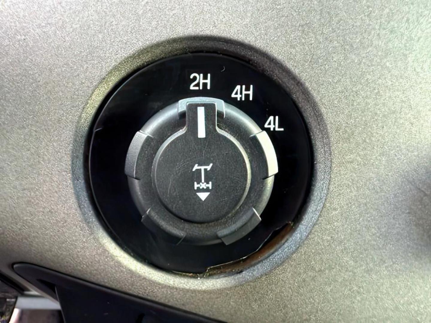 2011 BLUE /GRAY Ford F-250 (1FT7W2B65BE) with an Triton 62L V-8 variable valve control engine, Automatic transmission, located at 1175 N Woodruff Ave, Idaho Falls, ID, 83401, 43.506901, -111.999657 - At Timberline Auto, finding a great deal on your next vehicle is always easy! Our experienced sales staff's goal is to help find you the right vehicle at the right price! Our knowledgeable finance department has options for almost any credit score. We offer extended service contract options to prote - Photo#15