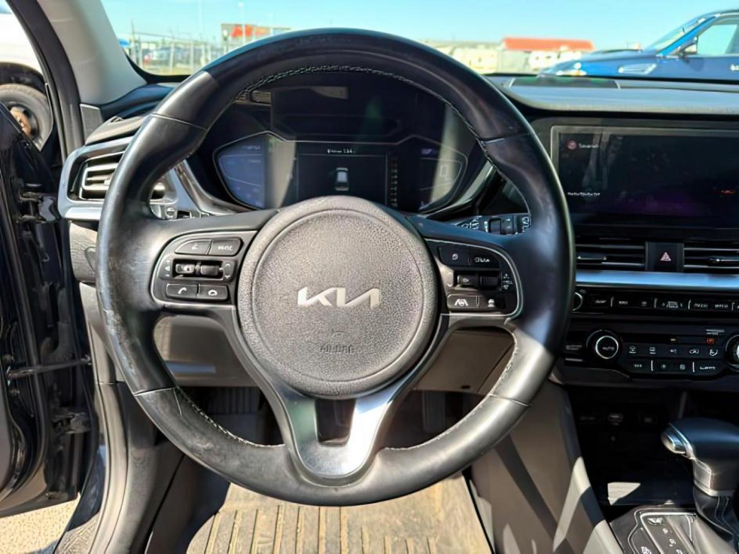 2022 Aurora Black Pearl /Charcoal KIA Niro Plug-In Hybrid (KNDCC3LD6N5) with an 16L I-4 gasoline direct injection engine, Automatic transmission, located at 1175 N Woodruff Ave, Idaho Falls, ID, 83401, 43.506901, -111.999657 - At Timberline Auto, finding a great deal on your next vehicle is always easy! Our experienced sales staff's goal is to help find you the right vehicle at the right price! Our knowledgeable finance department has options for almost any credit score. We offer extended service contract options to prote - Photo#13