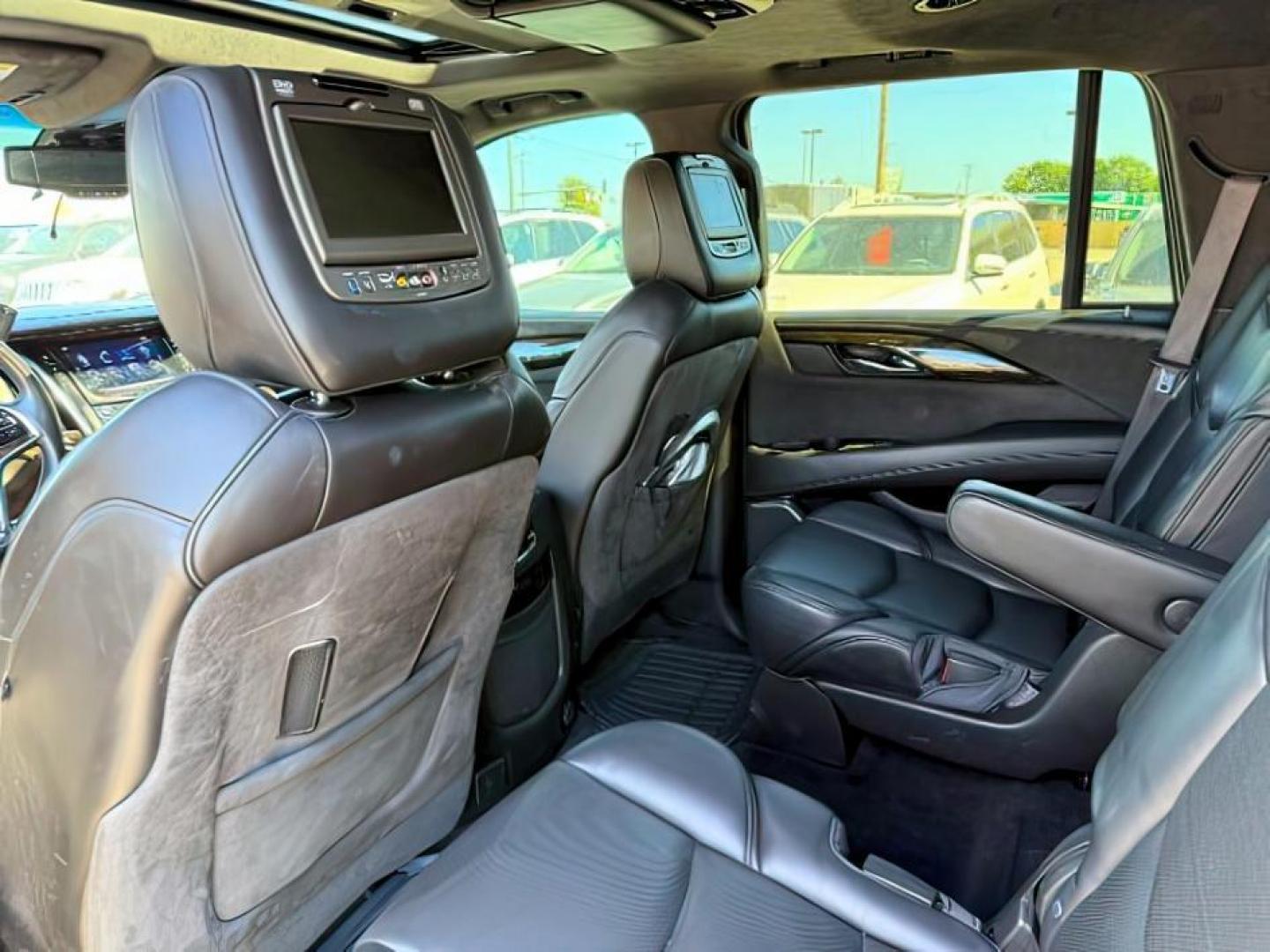 2016 Black Raven /Jet Black w/Jet Black Accents Cadillac Escalade (1GYS4DKJXGR) with an EcoTec3 62L V-8 gasoline direct injection engine, Automatic transmission, located at 1175 N Woodruff Ave, Idaho Falls, ID, 83401, 43.506901, -111.999657 - At Timberline Auto, finding a great deal on your next vehicle is always easy! Our experienced sales staff's goal is to help find you the right vehicle at the right price! Our knowledgeable finance department has options for almost any credit score. We offer extended service contract options to prote - Photo#23