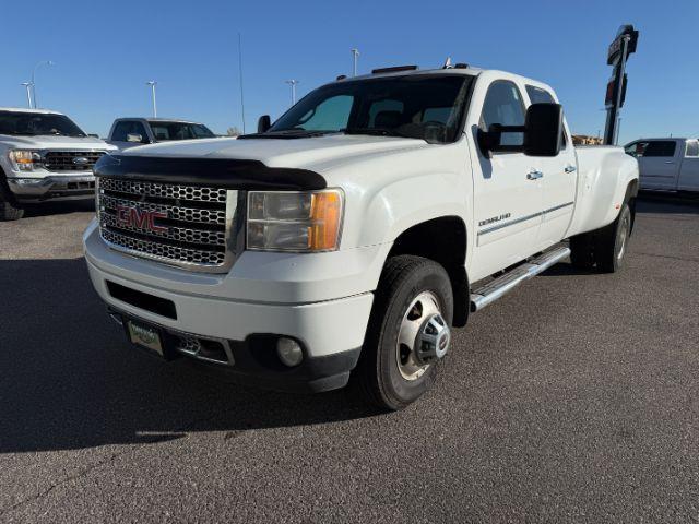 2012 Summit White /Ebony GMC Sierra 3500HD Denali (1GT426C86CF) with an 6.6L V8 16V OHV TURBO DIESEL engine, AUTOMATIC transmission, located at 1235 N Woodruff Ave., Idaho Falls, 83401, (208) 523-1053, 43.507172, -112.000488 - At Timberline Auto, finding a great deal on your next vehicle is always easy! Our experienced sales staff's goal is to help find you the right vehicle at the right price! Our knowledgeable finance department has options for almost any credit score. We offer extended service contract options to prote - Photo#23