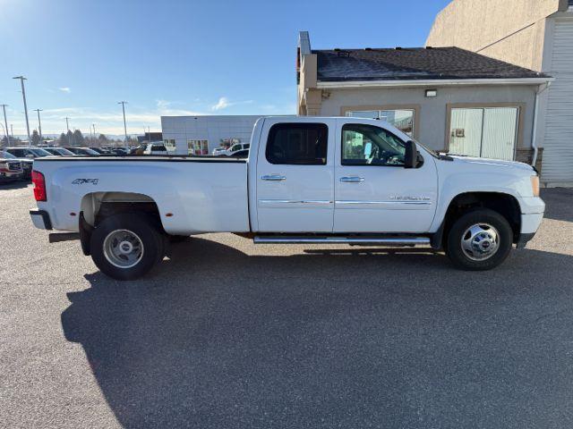 2012 Summit White /Ebony GMC Sierra 3500HD Denali (1GT426C86CF) with an 6.6L V8 16V OHV TURBO DIESEL engine, AUTOMATIC transmission, located at 1235 N Woodruff Ave., Idaho Falls, 83401, (208) 523-1053, 43.507172, -112.000488 - At Timberline Auto, finding a great deal on your next vehicle is always easy! Our experienced sales staff's goal is to help find you the right vehicle at the right price! Our knowledgeable finance department has options for almost any credit score. We offer extended service contract options to prote - Photo#30