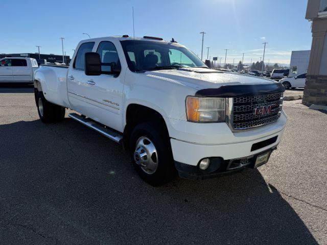 2012 Summit White /Ebony GMC Sierra 3500HD Denali (1GT426C86CF) with an 6.6L V8 16V OHV TURBO DIESEL engine, AUTOMATIC transmission, located at 1235 N Woodruff Ave., Idaho Falls, 83401, (208) 523-1053, 43.507172, -112.000488 - At Timberline Auto, finding a great deal on your next vehicle is always easy! Our experienced sales staff's goal is to help find you the right vehicle at the right price! Our knowledgeable finance department has options for almost any credit score. We offer extended service contract options to prote - Photo#31
