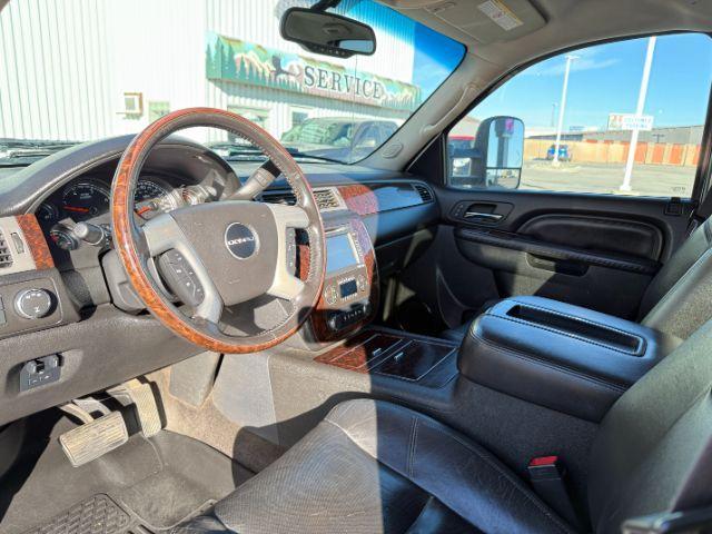 2012 Summit White /Ebony GMC Sierra 3500HD Denali (1GT426C86CF) with an 6.6L V8 16V OHV TURBO DIESEL engine, AUTOMATIC transmission, located at 1235 N Woodruff Ave., Idaho Falls, 83401, (208) 523-1053, 43.507172, -112.000488 - At Timberline Auto, finding a great deal on your next vehicle is always easy! Our experienced sales staff's goal is to help find you the right vehicle at the right price! Our knowledgeable finance department has options for almost any credit score. We offer extended service contract options to prote - Photo#36