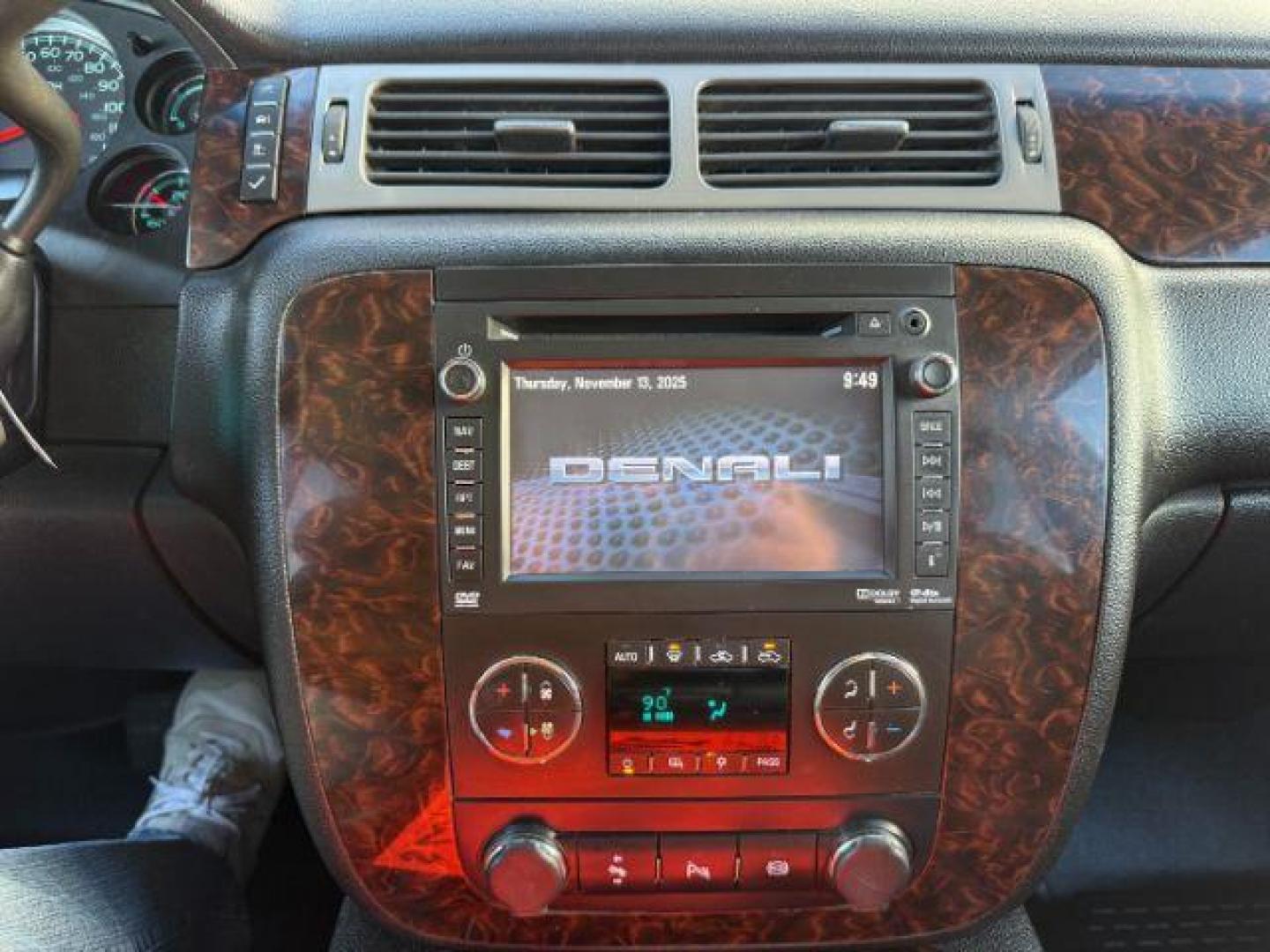 2012 Summit White /Ebony GMC Sierra 3500HD (1GT426C86CF) with an 66L V8 16V OHV TURBO DIESEL engine, Automatic transmission, located at 1175 N Woodruff Ave, Idaho Falls, ID, 83401, 43.506901, -111.999657 - At Timberline Auto, finding a great deal on your next vehicle is always easy! Our experienced sales staff's goal is to help find you the right vehicle at the right price! Our knowledgeable finance department has options for almost any credit score. We offer extended service contract options to prote - Photo#38