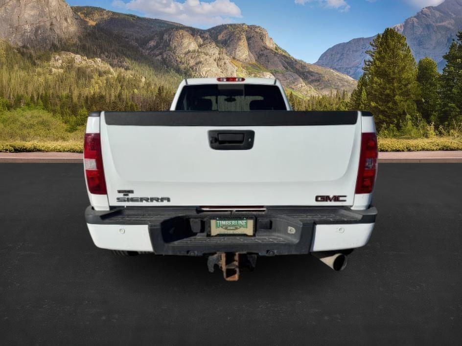 2012 Summit White /Ebony GMC Sierra 3500HD Denali (1GT426C86CF) with an 6.6L V8 16V OHV TURBO DIESEL engine, AUTOMATIC transmission, located at 1235 N Woodruff Ave., Idaho Falls, 83401, (208) 523-1053, 43.507172, -112.000488 - At Timberline Auto, finding a great deal on your next vehicle is always easy! Our experienced sales staff's goal is to help find you the right vehicle at the right price! Our knowledgeable finance department has options for almost any credit score. We offer extended service contract options to prote - Photo#3