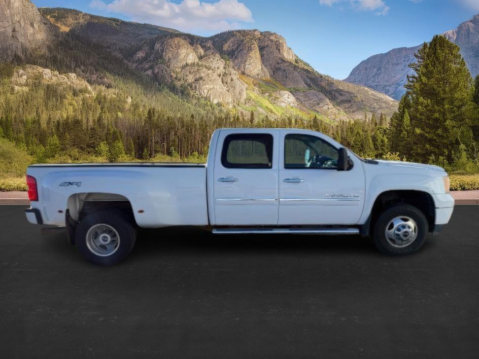 2012 Summit White /Ebony GMC Sierra 3500HD Denali (1GT426C86CF) with an 6.6L V8 16V OHV TURBO DIESEL engine, AUTOMATIC transmission, located at 1235 N Woodruff Ave., Idaho Falls, 83401, (208) 523-1053, 43.507172, -112.000488 - At Timberline Auto, finding a great deal on your next vehicle is always easy! Our experienced sales staff's goal is to help find you the right vehicle at the right price! Our knowledgeable finance department has options for almost any credit score. We offer extended service contract options to prote - Photo#7