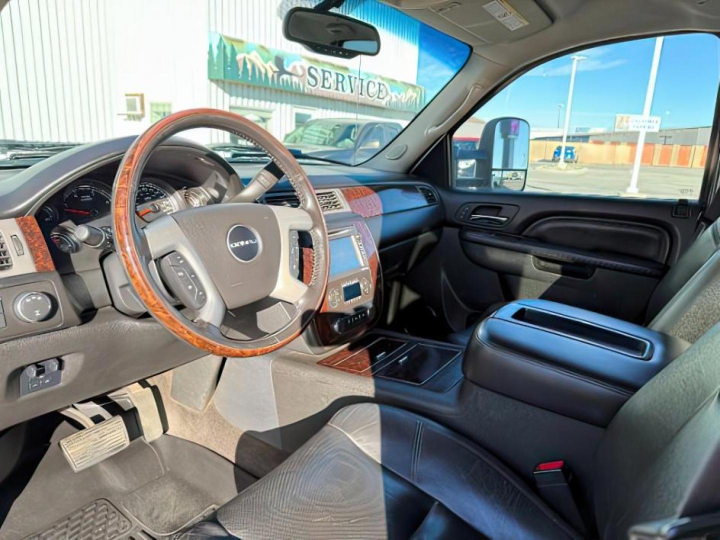 2012 Summit White /Ebony GMC Sierra 3500HD (1GT426C86CF) with an 66L V8 16V OHV TURBO DIESEL engine, Automatic transmission, located at 1175 N Woodruff Ave, Idaho Falls, ID, 83401, 43.506901, -111.999657 - At Timberline Auto, finding a great deal on your next vehicle is always easy! Our experienced sales staff's goal is to help find you the right vehicle at the right price! Our knowledgeable finance department has options for almost any credit score. We offer extended service contract options to prote - Photo#13