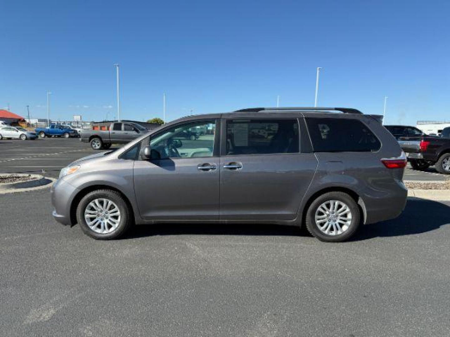 2017 GRAY /LEATHER Toyota Sienna (5TDYZ3DC1HS) with an 35L V-6 portdirect injection engine, Automatic transmission, located at 1175 N Woodruff Ave, Idaho Falls, ID, 83401, 43.506901, -111.999657 - At Timberline Auto, finding a great deal on your next vehicle is always easy! Our experienced sales staff's goal is to help find you the right vehicle at the right price! Our knowledgeable finance department has options for almost any credit score. We offer extended service contract options to prote - Photo#1