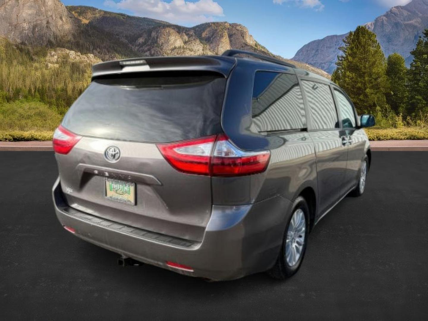 2017 GRAY /LEATHER Toyota Sienna XLE 7 Passenger | XLE 8 Passenger | XLE Premium 8 Passenger | Limited 7 Pas (5TDYZ3DC1HS) with an 3.5L V-6 port/direct injection engine, AUTOMATIC transmission, located at 1235 N Woodruff Ave., Idaho Falls, 83401, (208) 523-1053, 43.507172, -112.000488 - At Timberline Auto, finding a great deal on your next vehicle is always easy! Our experienced sales staff's goal is to help find you the right vehicle at the right price! Our knowledgeable finance department has options for almost any credit score. We offer extended service contract options to prote - Photo#7