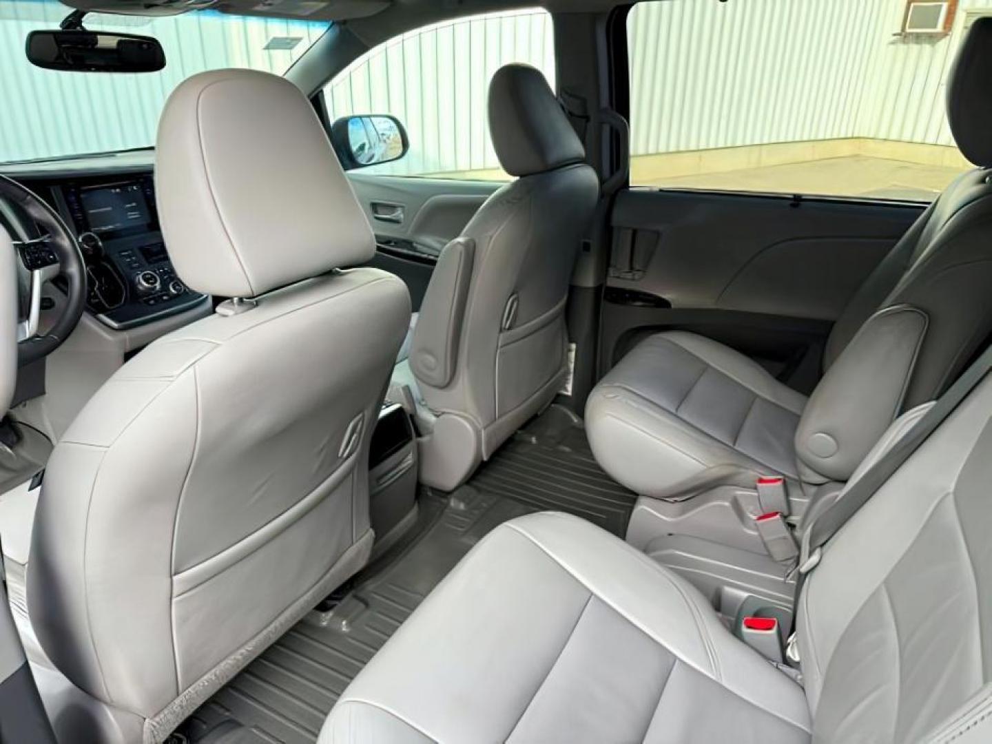 2017 GRAY /LEATHER Toyota Sienna XLE 7 Passenger | XLE 8 Passenger | XLE Premium 8 Passenger | Limited 7 Pas (5TDYZ3DC1HS) with an 3.5L V-6 port/direct injection engine, AUTOMATIC transmission, located at 1235 N Woodruff Ave., Idaho Falls, 83401, (208) 523-1053, 43.507172, -112.000488 - At Timberline Auto, finding a great deal on your next vehicle is always easy! Our experienced sales staff's goal is to help find you the right vehicle at the right price! Our knowledgeable finance department has options for almost any credit score. We offer extended service contract options to prote - Photo#22