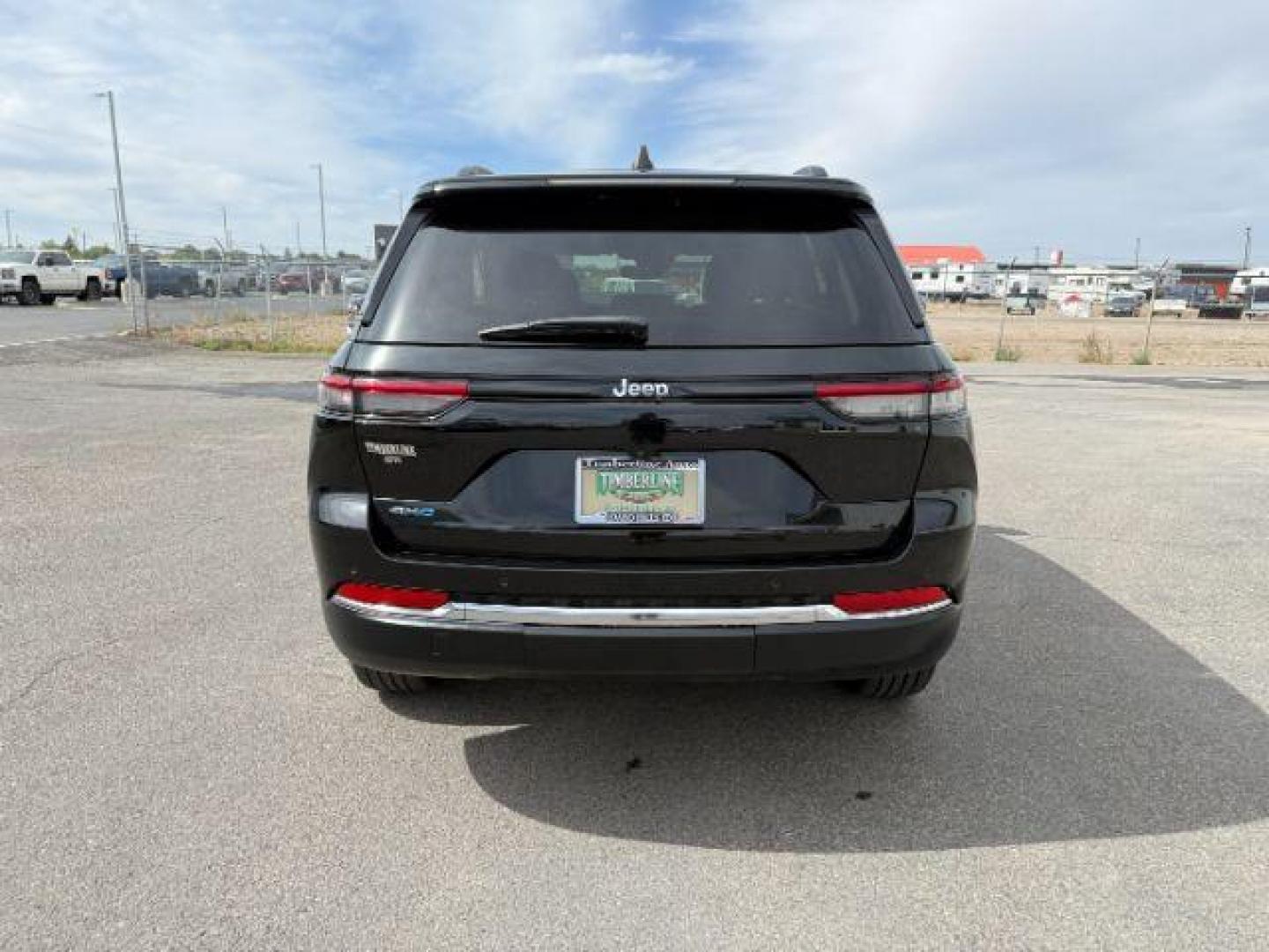 2022 BLACK /Global Black Jeep Grand Cherokee 4xe (1C4RJYB63N8) with an 2L I-4 HYBRID engine, Automatic transmission, located at 1175 N Woodruff Ave, Idaho Falls, ID, 83401, 43.506901, -111.999657 - At Timberline Auto, finding a great deal on your next vehicle is always easy! Our experienced sales staff's goal is to help find you the right vehicle at the right price! Our knowledgeable finance department has options for almost any credit score. We offer extended service contract options to prote - Photo#3