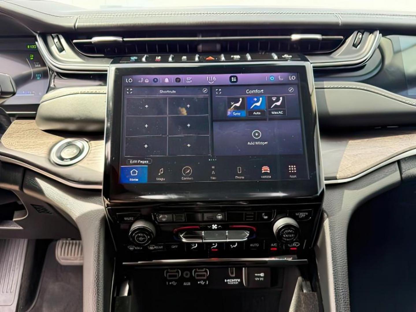 2022 BLACK /Global Black Jeep Grand Cherokee 4xe (1C4RJYB63N8) with an 2L I-4 HYBRID engine, Automatic transmission, located at 1175 N Woodruff Ave, Idaho Falls, ID, 83401, 43.506901, -111.999657 - At Timberline Auto, finding a great deal on your next vehicle is always easy! Our experienced sales staff's goal is to help find you the right vehicle at the right price! Our knowledgeable finance department has options for almost any credit score. We offer extended service contract options to prote - Photo#18