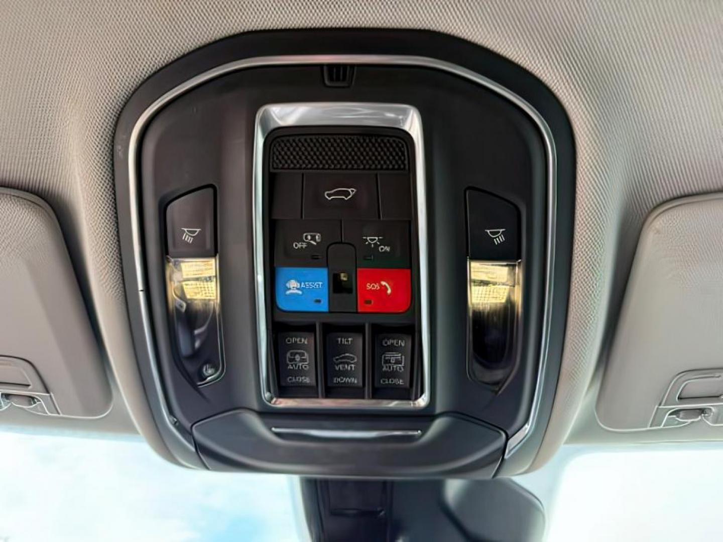 2022 BLACK /Global Black Jeep Grand Cherokee 4xe (1C4RJYB63N8) with an 2L I-4 HYBRID engine, Automatic transmission, located at 1175 N Woodruff Ave, Idaho Falls, ID, 83401, 43.506901, -111.999657 - At Timberline Auto, finding a great deal on your next vehicle is always easy! Our experienced sales staff's goal is to help find you the right vehicle at the right price! Our knowledgeable finance department has options for almost any credit score. We offer extended service contract options to prote - Photo#21