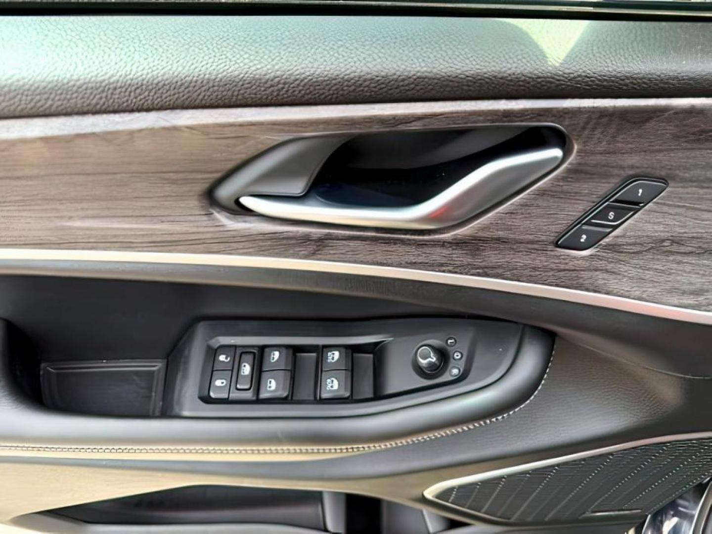 2022 BLACK /Global Black Jeep Grand Cherokee 4xe (1C4RJYB63N8) with an 2L I-4 HYBRID engine, Automatic transmission, located at 1175 N Woodruff Ave, Idaho Falls, ID, 83401, 43.506901, -111.999657 - At Timberline Auto, finding a great deal on your next vehicle is always easy! Our experienced sales staff's goal is to help find you the right vehicle at the right price! Our knowledgeable finance department has options for almost any credit score. We offer extended service contract options to prote - Photo#24