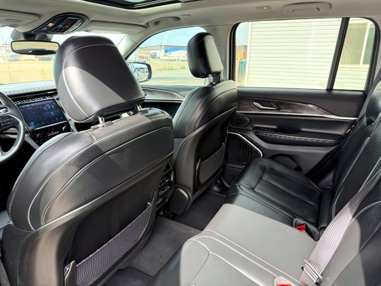 2022 BLACK /Global Black Jeep Grand Cherokee 4xe (1C4RJYB63N8) with an 2L I-4 HYBRID engine, Automatic transmission, located at 1175 N Woodruff Ave, Idaho Falls, ID, 83401, 43.506901, -111.999657 - At Timberline Auto, finding a great deal on your next vehicle is always easy! Our experienced sales staff's goal is to help find you the right vehicle at the right price! Our knowledgeable finance department has options for almost any credit score. We offer extended service contract options to prote - Photo#27