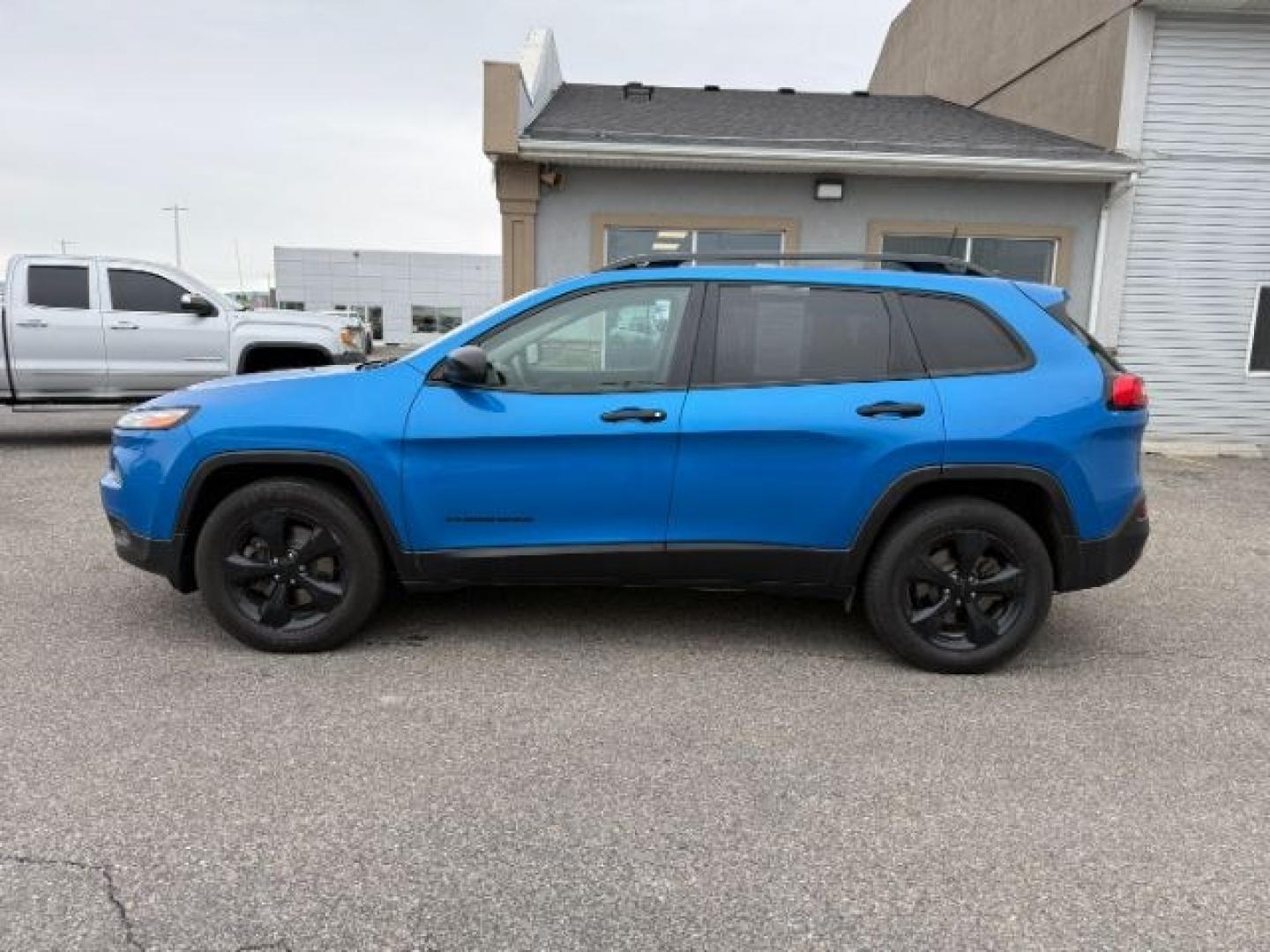 2017 Hydro Blue Pearlcoat /Black Jeep Cherokee Altitude 4x4 (1C4PJMAB4HW) with an Tigershark MultiAir 2.4L I-4 variable valve contro engine, AUTOMATIC transmission, located at 1235 N Woodruff Ave., Idaho Falls, 83401, (208) 523-1053, 43.507172, -112.000488 - At Timberline Auto, finding a great deal on your next vehicle is always easy! Our experienced sales staff's goal is to help find you the right vehicle at the right price! Our knowledgeable finance department has options for almost any credit score. We offer extended service contract options to prote - Photo#2