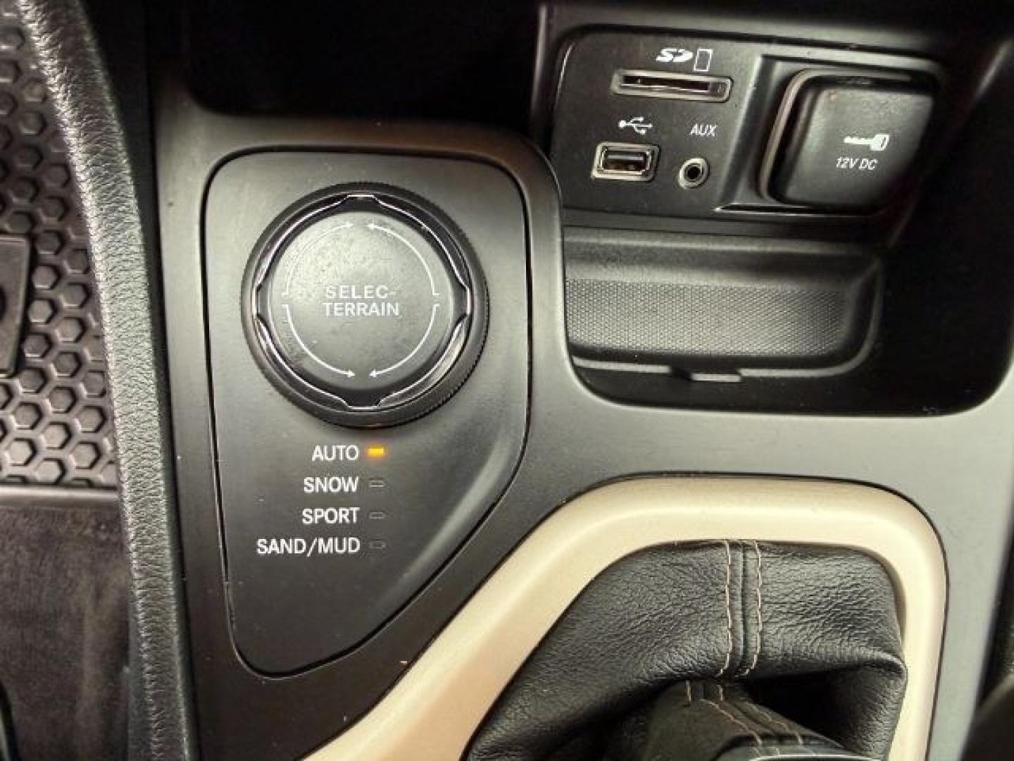 2017 Hydro Blue Pearlcoat /Black Jeep Cherokee Altitude 4x4 (1C4PJMAB4HW) with an Tigershark MultiAir 2.4L I-4 variable valve contro engine, AUTOMATIC transmission, located at 1235 N Woodruff Ave., Idaho Falls, 83401, (208) 523-1053, 43.507172, -112.000488 - At Timberline Auto, finding a great deal on your next vehicle is always easy! Our experienced sales staff's goal is to help find you the right vehicle at the right price! Our knowledgeable finance department has options for almost any credit score. We offer extended service contract options to prote - Photo#21