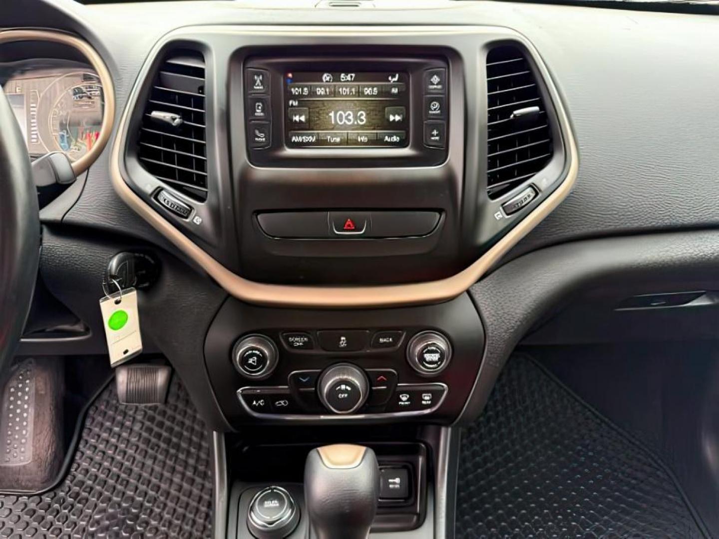 2017 Hydro Blue Pearlcoat /Black Jeep Cherokee (1C4PJMAB4HW) with an Tigershark MultiAir 24L I-4 variable valve contro engine, Automatic transmission, located at 1175 N Woodruff Ave, Idaho Falls, ID, 83401, 43.506901, -111.999657 - Photo#15