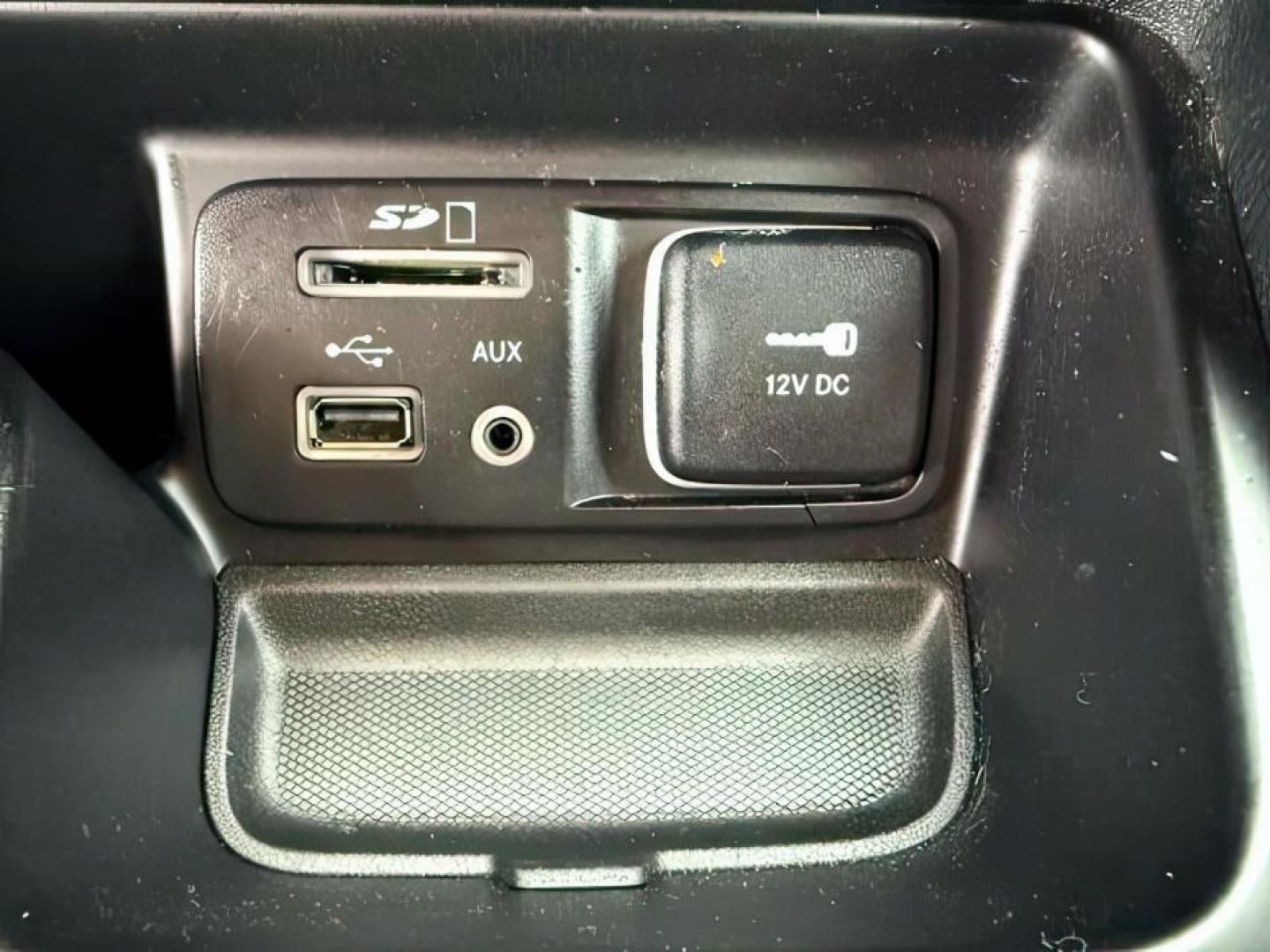 2017 Hydro Blue Pearlcoat /Black Jeep Cherokee (1C4PJMAB4HW) with an Tigershark MultiAir 24L I-4 variable valve contro engine, Automatic transmission, located at 1175 N Woodruff Ave, Idaho Falls, ID, 83401, 43.506901, -111.999657 - Photo#19