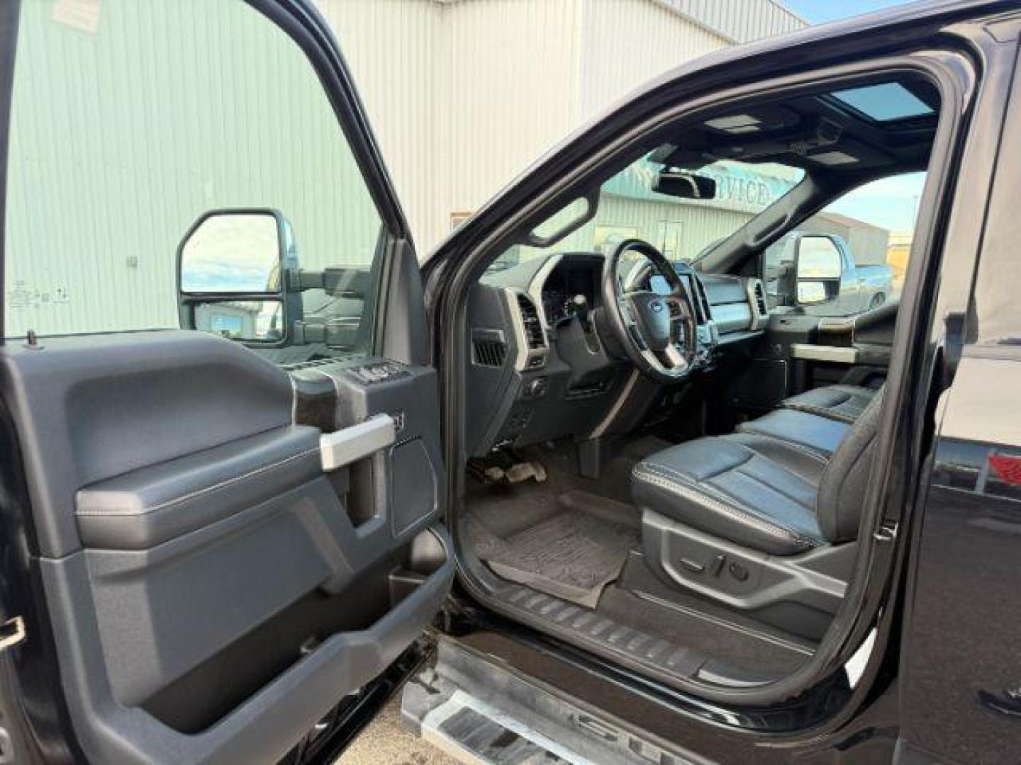 2022 BLACK /Black Onyx Ford F-350 (1FT8W3BT8NE) with an Powerstroke 67L V-8 diesel direct injection engine, Automatic transmission, located at 1175 N Woodruff Ave, Idaho Falls, ID, 83401, 43.506901, -111.999657 - At Timberline Auto, finding a great deal on your next vehicle is always easy! Our experienced sales staff's goal is to help find you the right vehicle at the right price! Our knowledgeable finance department has options for almost any credit score. We offer extended service contract options to prote - Photo#38