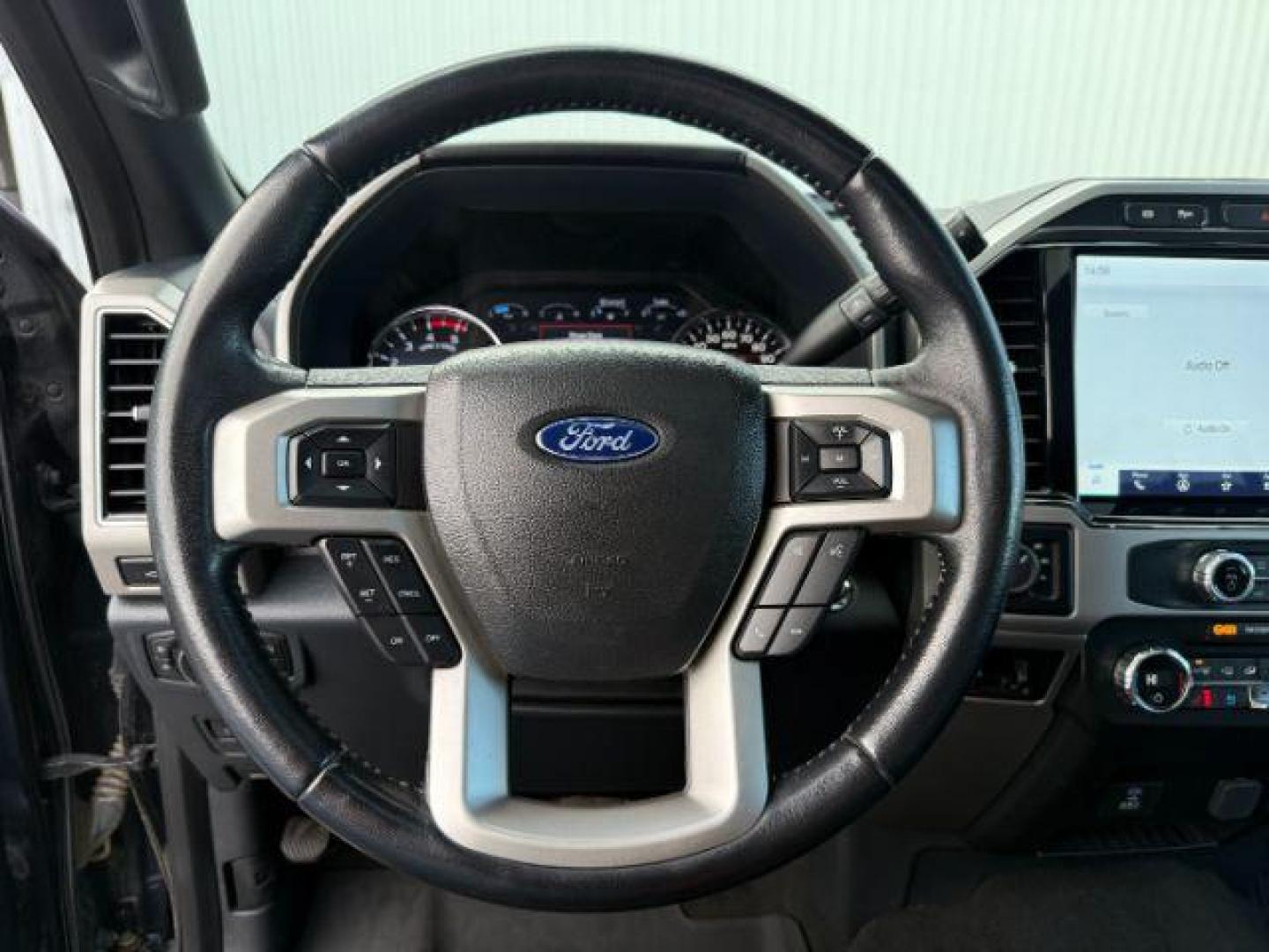 2022 BLACK /Black Onyx Ford F-350 (1FT8W3BT8NE) with an Powerstroke 67L V-8 diesel direct injection engine, Automatic transmission, located at 1175 N Woodruff Ave, Idaho Falls, ID, 83401, 43.506901, -111.999657 - At Timberline Auto, finding a great deal on your next vehicle is always easy! Our experienced sales staff's goal is to help find you the right vehicle at the right price! Our knowledgeable finance department has options for almost any credit score. We offer extended service contract options to prote - Photo#41