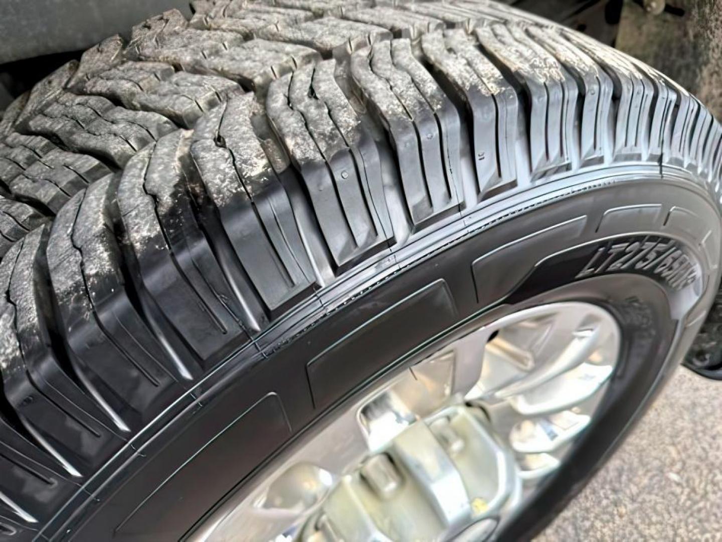 2022 BLACK /Black Onyx Ford F-350 (1FT8W3BT8NE) with an Powerstroke 67L V-8 diesel direct injection engine, Automatic transmission, located at 1175 N Woodruff Ave, Idaho Falls, ID, 83401, 43.506901, -111.999657 - At Timberline Auto, finding a great deal on your next vehicle is always easy! Our experienced sales staff's goal is to help find you the right vehicle at the right price! Our knowledgeable finance department has options for almost any credit score. We offer extended service contract options to prote - Photo#10