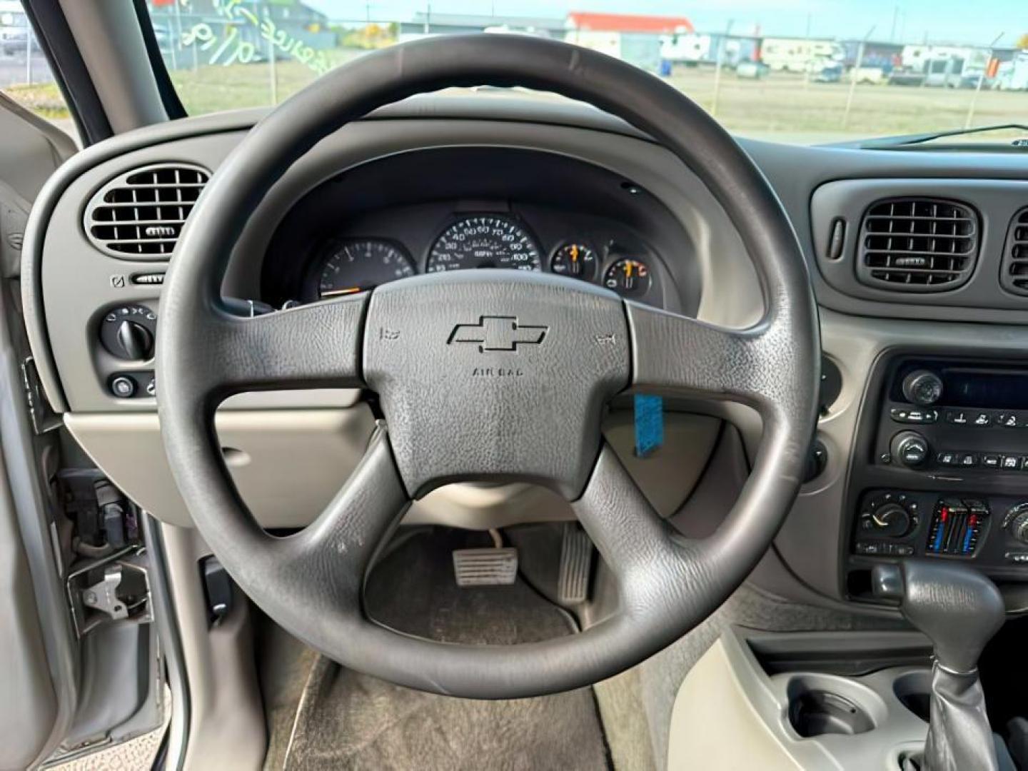 2003 GOLD /Medium Pewter Chevrolet TrailBlazer (1GNDT13S432) with an Vortec 42L I-6 DOHC engine, Automatic transmission, located at 1175 N Woodruff Ave, Idaho Falls, ID, 83401, 43.506901, -111.999657 - At Timberline Auto, finding a great deal on your next vehicle is always easy! Our experienced sales staff's goal is to help find you the right vehicle at the right price! Our knowledgeable finance department has options for almost any credit score. We offer extended service contract options to prote - Photo#12