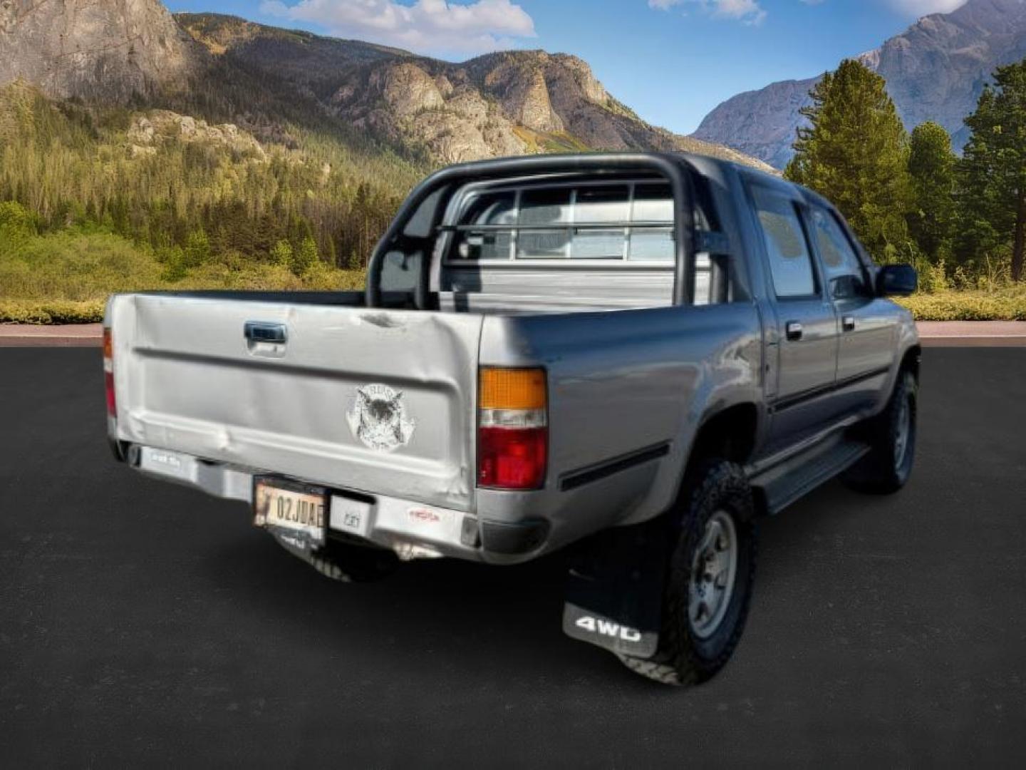 1996 SILVER /GREY CLOTH Toyota HILUX (YN107000216) , Manual transmission, located at 1175 N Woodruff Ave, Idaho Falls, ID, 83401, 43.506901, -111.999657 - At Timberline Auto, finding a great deal on your next vehicle is always easy! Our experienced sales staff's goal is to help find you the right vehicle at the right price! Our knowledgeable finance department has options for almost any credit score. We offer extended service contract options to prote - Photo#4