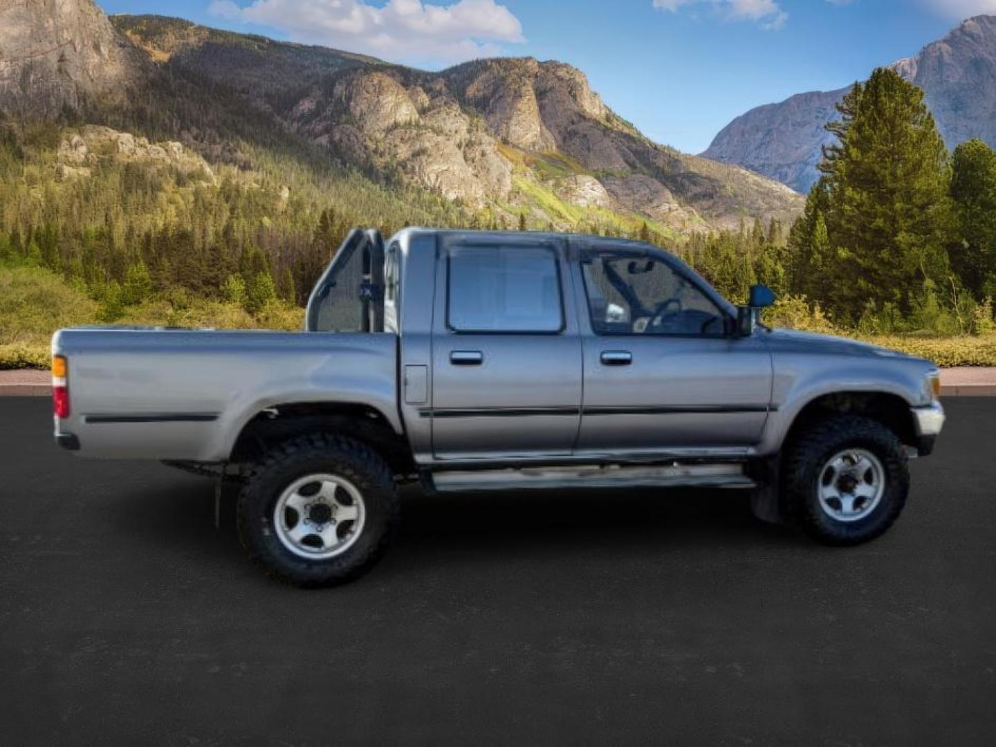 1996 SILVER /GREY CLOTH Toyota HILUX (YN107000216) , Manual transmission, located at 1175 N Woodruff Ave, Idaho Falls, ID, 83401, 43.506901, -111.999657 - At Timberline Auto, finding a great deal on your next vehicle is always easy! Our experienced sales staff's goal is to help find you the right vehicle at the right price! Our knowledgeable finance department has options for almost any credit score. We offer extended service contract options to prote - Photo#5