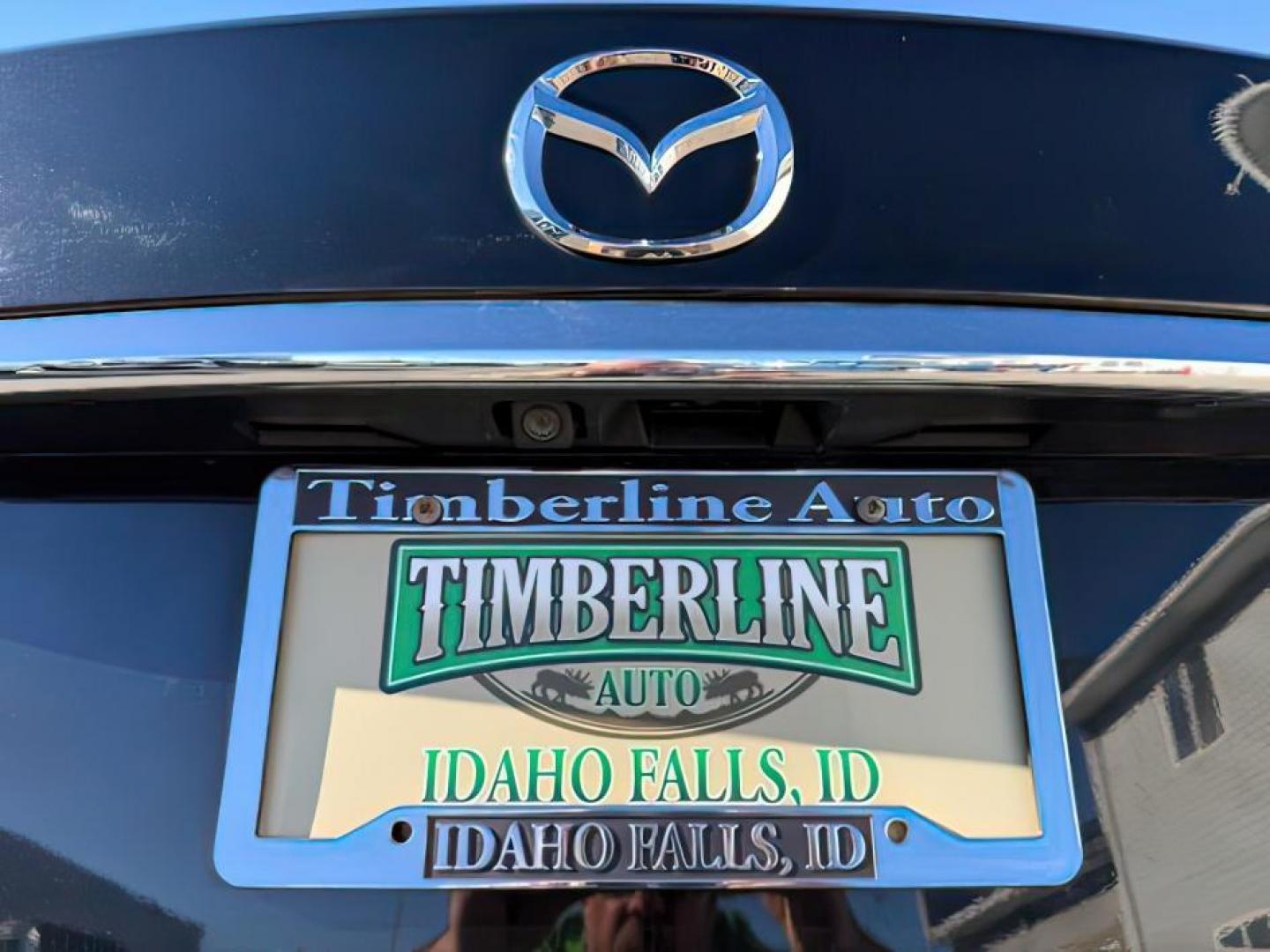 2021 BLACK /LEATHER Mazda Mazda6 (JM1GL1VMXM1) with an 25 engine, Automatic transmission, located at 1175 N Woodruff Ave, Idaho Falls, ID, 83401, 43.506901, -111.999657 - At Timberline Auto, finding a great deal on your next vehicle is always easy! Our experienced sales staff's goal is to help find you the right vehicle at the right price! Our knowledgeable finance department has options for almost any credit score. We offer extended service contract options to prote - Photo#4