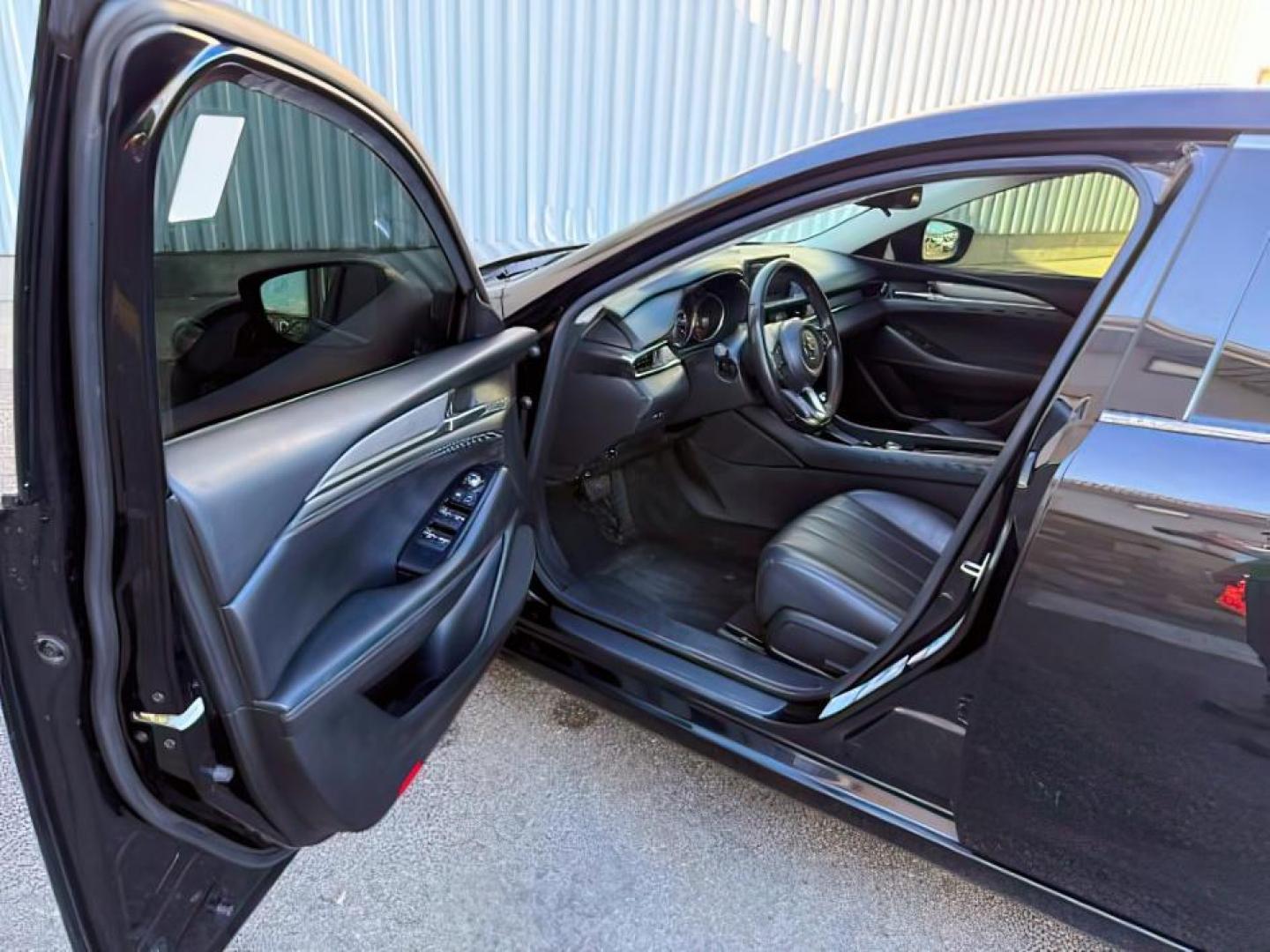 2021 BLACK /LEATHER Mazda Mazda6 (JM1GL1VMXM1) with an 25 engine, Automatic transmission, located at 1175 N Woodruff Ave, Idaho Falls, ID, 83401, 43.506901, -111.999657 - At Timberline Auto, finding a great deal on your next vehicle is always easy! Our experienced sales staff's goal is to help find you the right vehicle at the right price! Our knowledgeable finance department has options for almost any credit score. We offer extended service contract options to prote - Photo#10