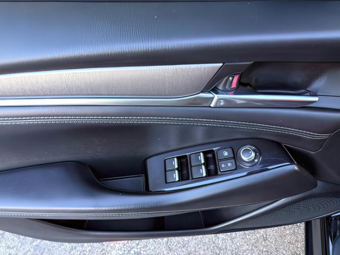 2021 BLACK /LEATHER Mazda Mazda6 (JM1GL1VMXM1) with an 25 engine, Automatic transmission, located at 1175 N Woodruff Ave, Idaho Falls, ID, 83401, 43.506901, -111.999657 - At Timberline Auto, finding a great deal on your next vehicle is always easy! Our experienced sales staff's goal is to help find you the right vehicle at the right price! Our knowledgeable finance department has options for almost any credit score. We offer extended service contract options to prote - Photo#20