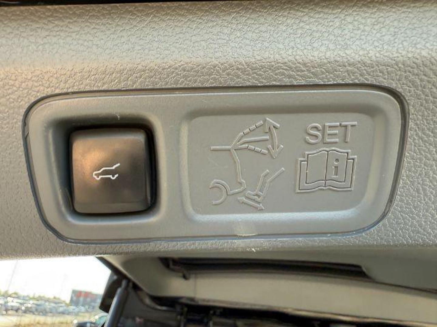 2020 Infinite Black /Ebony Lincoln Navigator (5LMJJ2LT8LE) with an EcoBoost 35L V-6 portdirect injection engine, Automatic transmission, located at 1175 N Woodruff Ave, Idaho Falls, ID, 83401, 43.506901, -111.999657 - At Timberline Auto, finding a great deal on your next vehicle is always easy! Our experienced sales staff's goal is to help find you the right vehicle at the right price! Our knowledgeable finance department has options for almost any credit score. We offer extended service contract options to prote - Photo#38