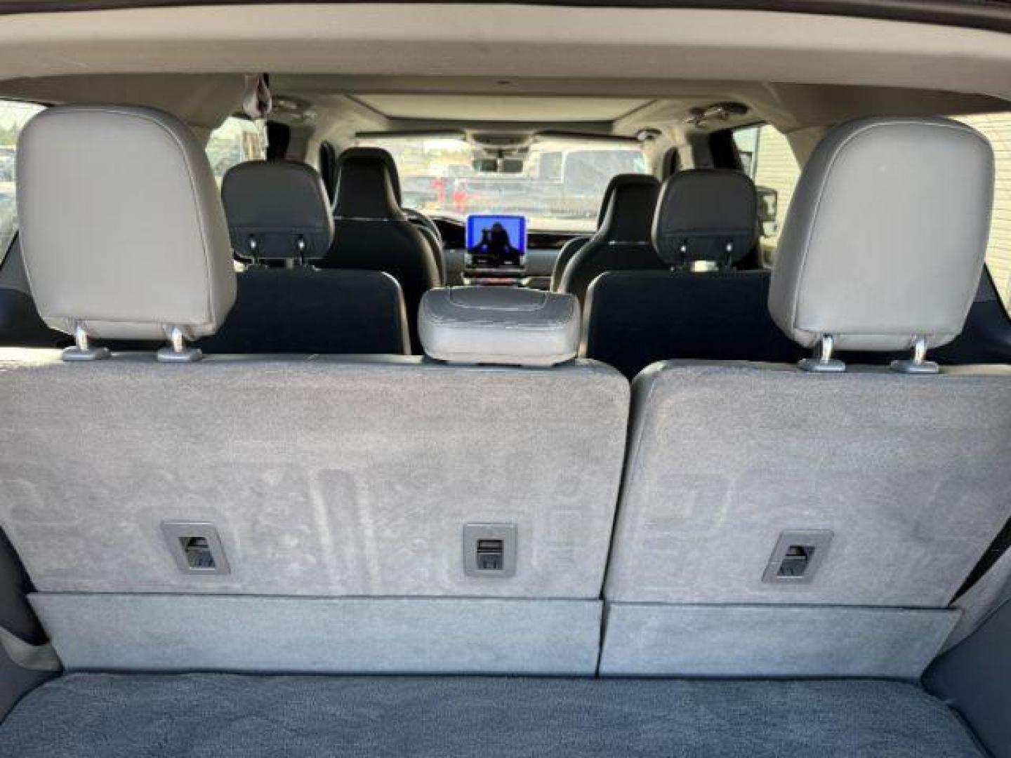 2020 Infinite Black /Ebony Lincoln Navigator (5LMJJ2LT8LE) with an EcoBoost 35L V-6 portdirect injection engine, Automatic transmission, located at 1175 N Woodruff Ave, Idaho Falls, ID, 83401, 43.506901, -111.999657 - At Timberline Auto, finding a great deal on your next vehicle is always easy! Our experienced sales staff's goal is to help find you the right vehicle at the right price! Our knowledgeable finance department has options for almost any credit score. We offer extended service contract options to prote - Photo#40