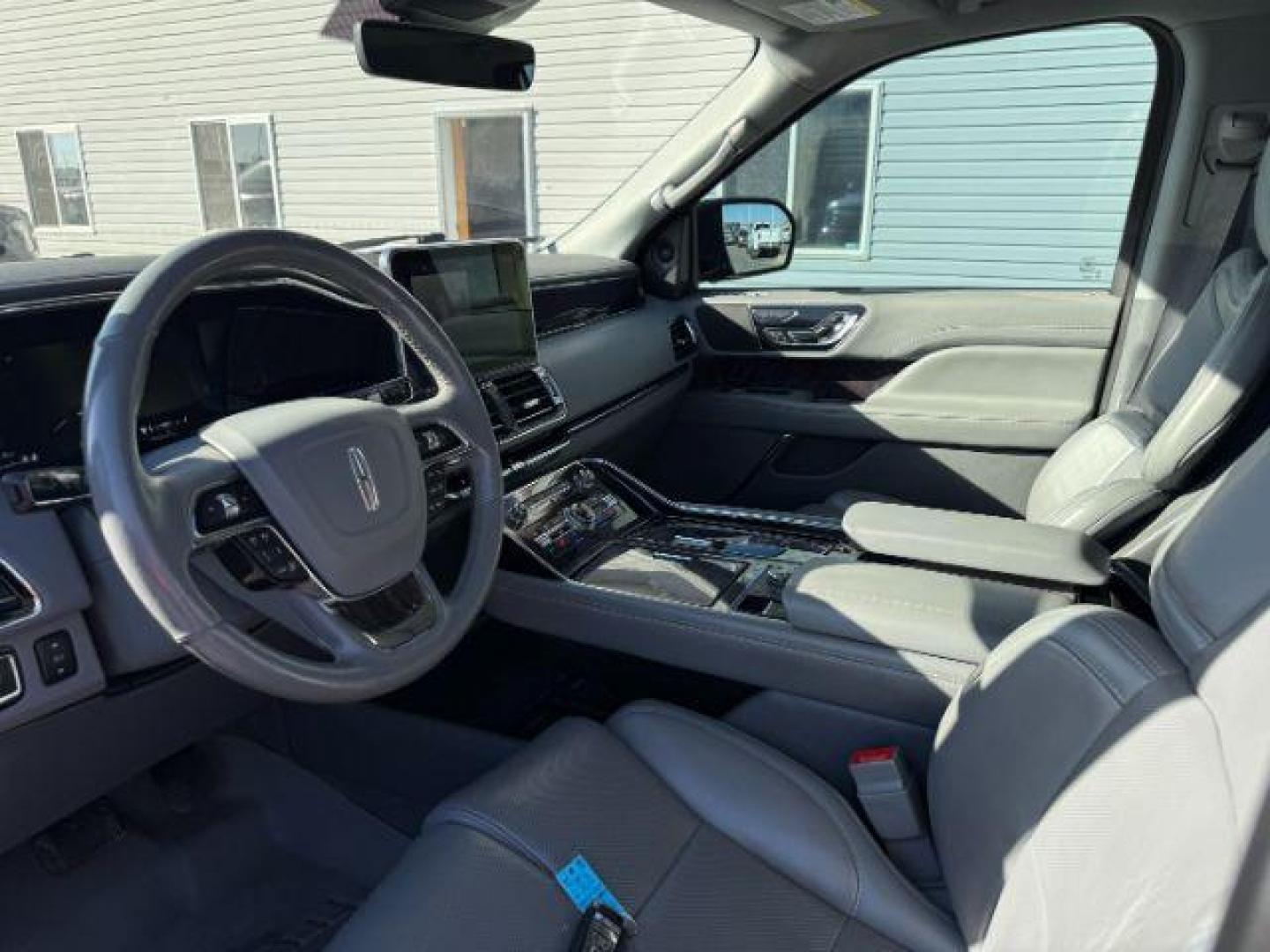 2020 Infinite Black /Ebony Lincoln Navigator (5LMJJ2LT8LE) with an EcoBoost 35L V-6 portdirect injection engine, Automatic transmission, located at 1175 N Woodruff Ave, Idaho Falls, ID, 83401, 43.506901, -111.999657 - At Timberline Auto, finding a great deal on your next vehicle is always easy! Our experienced sales staff's goal is to help find you the right vehicle at the right price! Our knowledgeable finance department has options for almost any credit score. We offer extended service contract options to prote - Photo#48