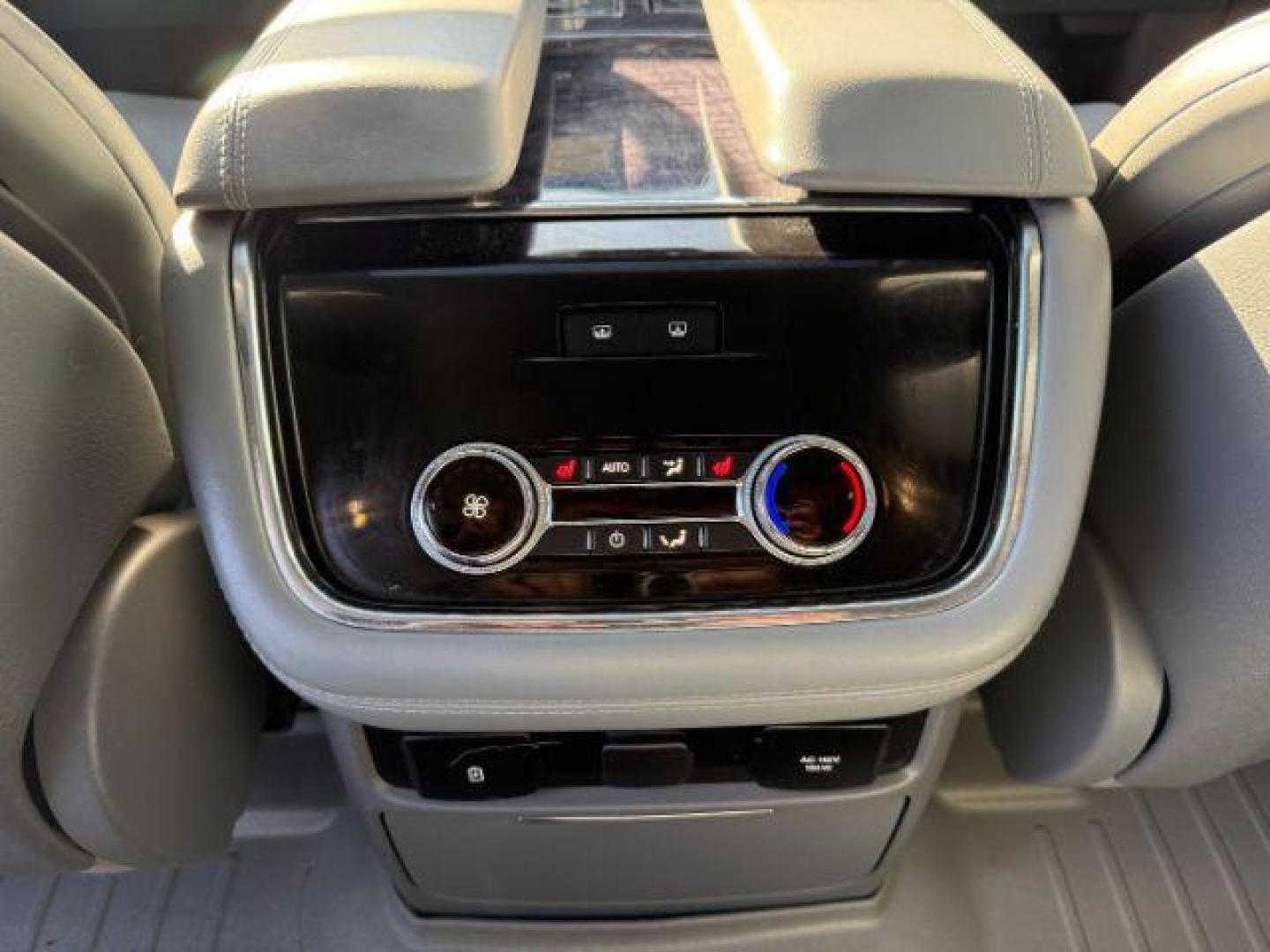 2020 Infinite Black /Ebony Lincoln Navigator (5LMJJ2LT8LE) with an EcoBoost 35L V-6 portdirect injection engine, Automatic transmission, located at 1175 N Woodruff Ave, Idaho Falls, ID, 83401, 43.506901, -111.999657 - At Timberline Auto, finding a great deal on your next vehicle is always easy! Our experienced sales staff's goal is to help find you the right vehicle at the right price! Our knowledgeable finance department has options for almost any credit score. We offer extended service contract options to prote - Photo#58