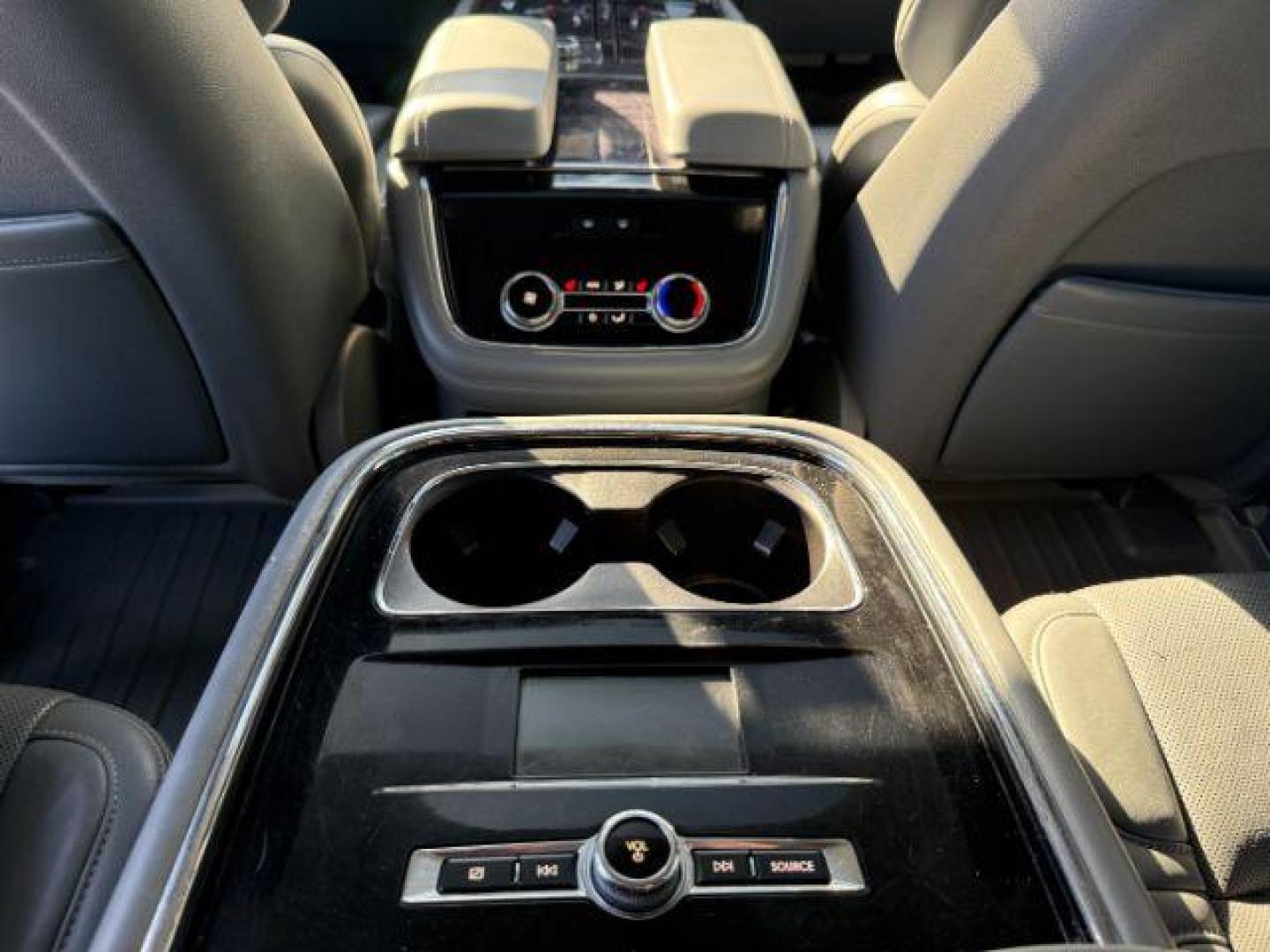 2020 Infinite Black /Ebony Lincoln Navigator (5LMJJ2LT8LE) with an EcoBoost 35L V-6 portdirect injection engine, Automatic transmission, located at 1175 N Woodruff Ave, Idaho Falls, ID, 83401, 43.506901, -111.999657 - At Timberline Auto, finding a great deal on your next vehicle is always easy! Our experienced sales staff's goal is to help find you the right vehicle at the right price! Our knowledgeable finance department has options for almost any credit score. We offer extended service contract options to prote - Photo#59